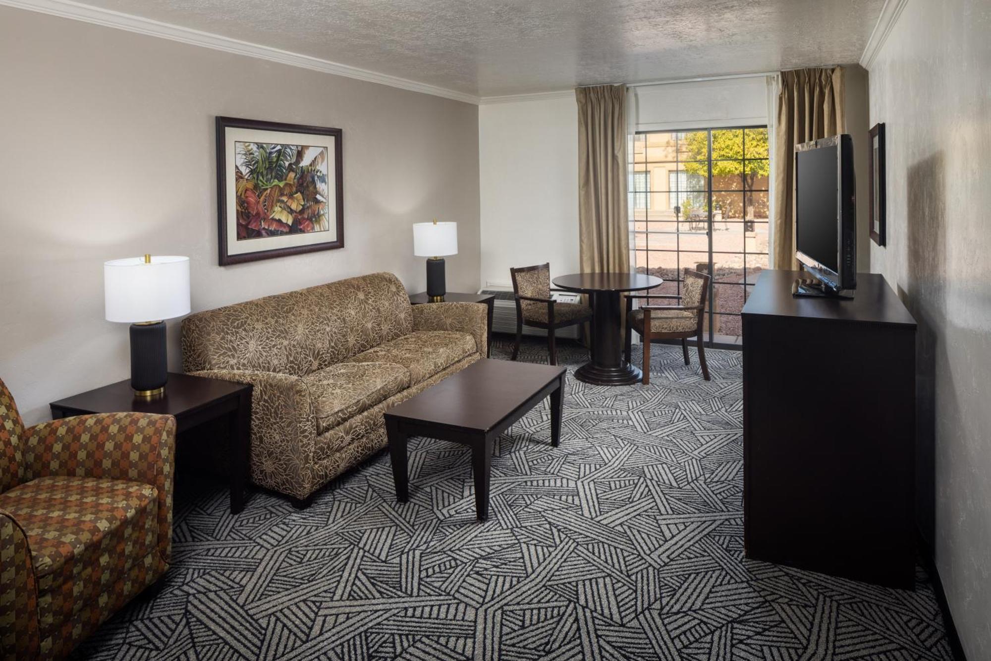 One-Bedroom King Suite Non-Smoking