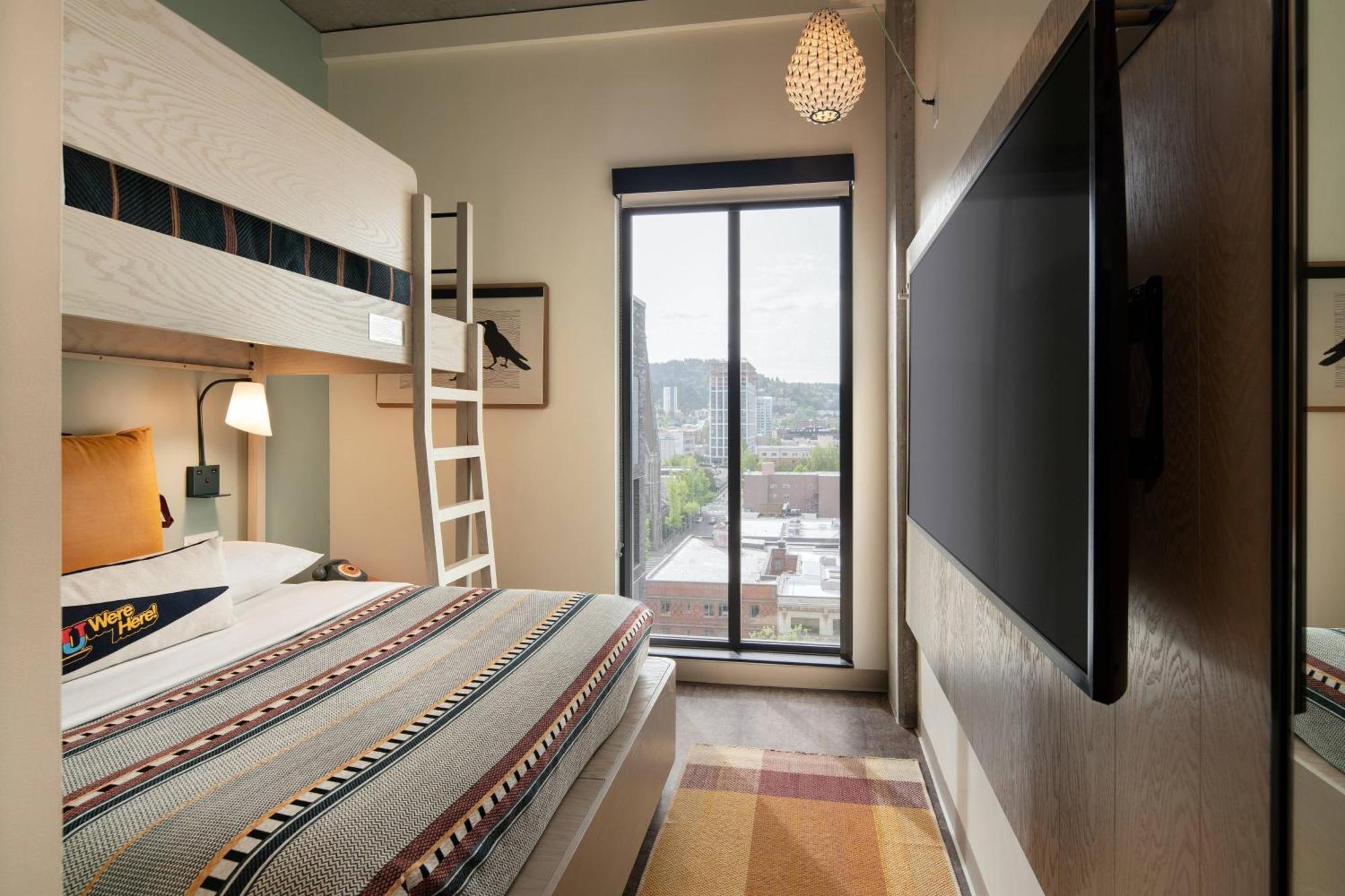 Room One Set of Bunk Beds