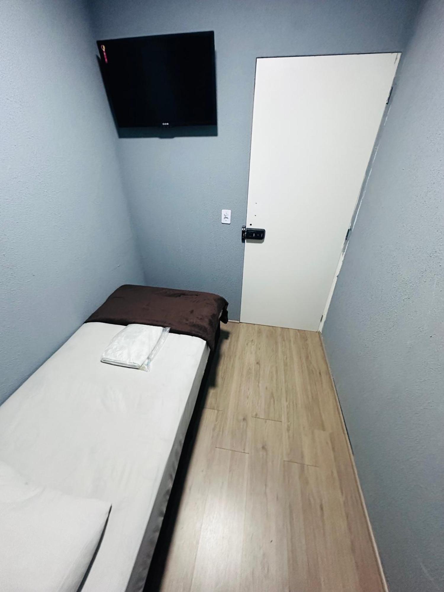 Quarto Individual Econômico