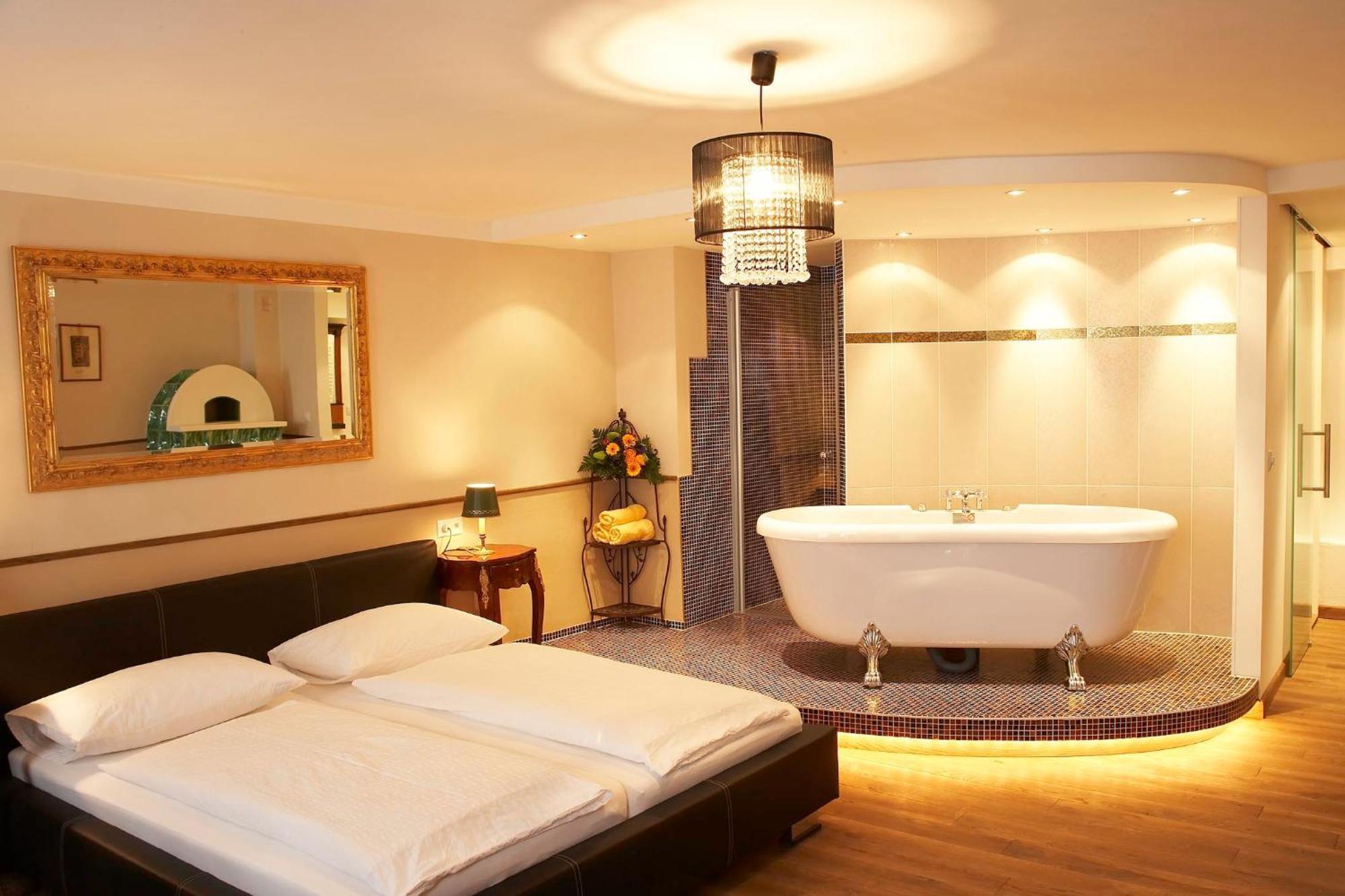 Junior Suite Hot Tub