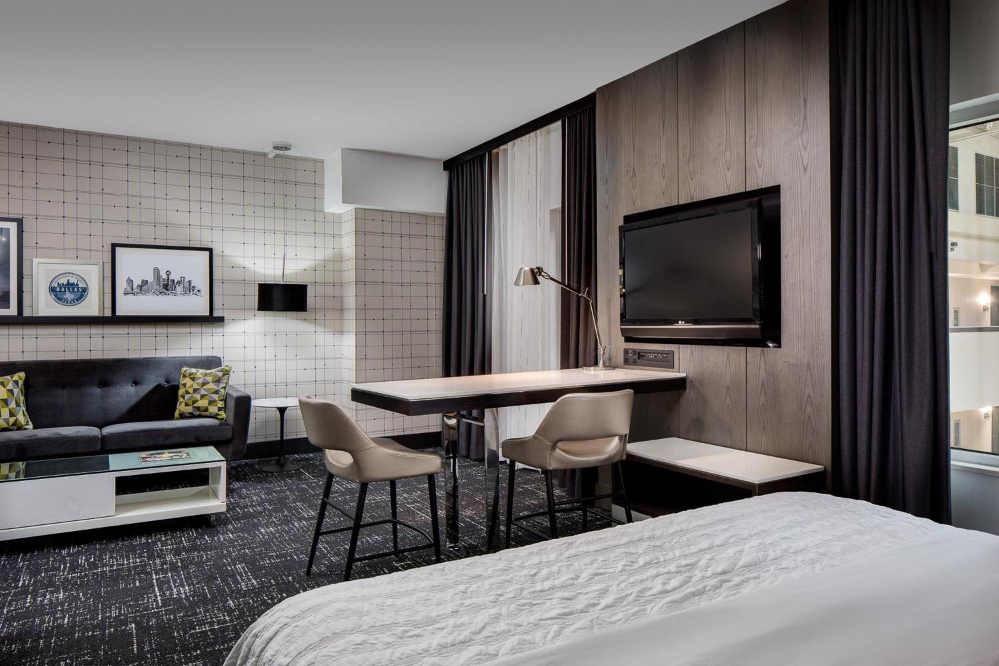Junior Suite 1 King