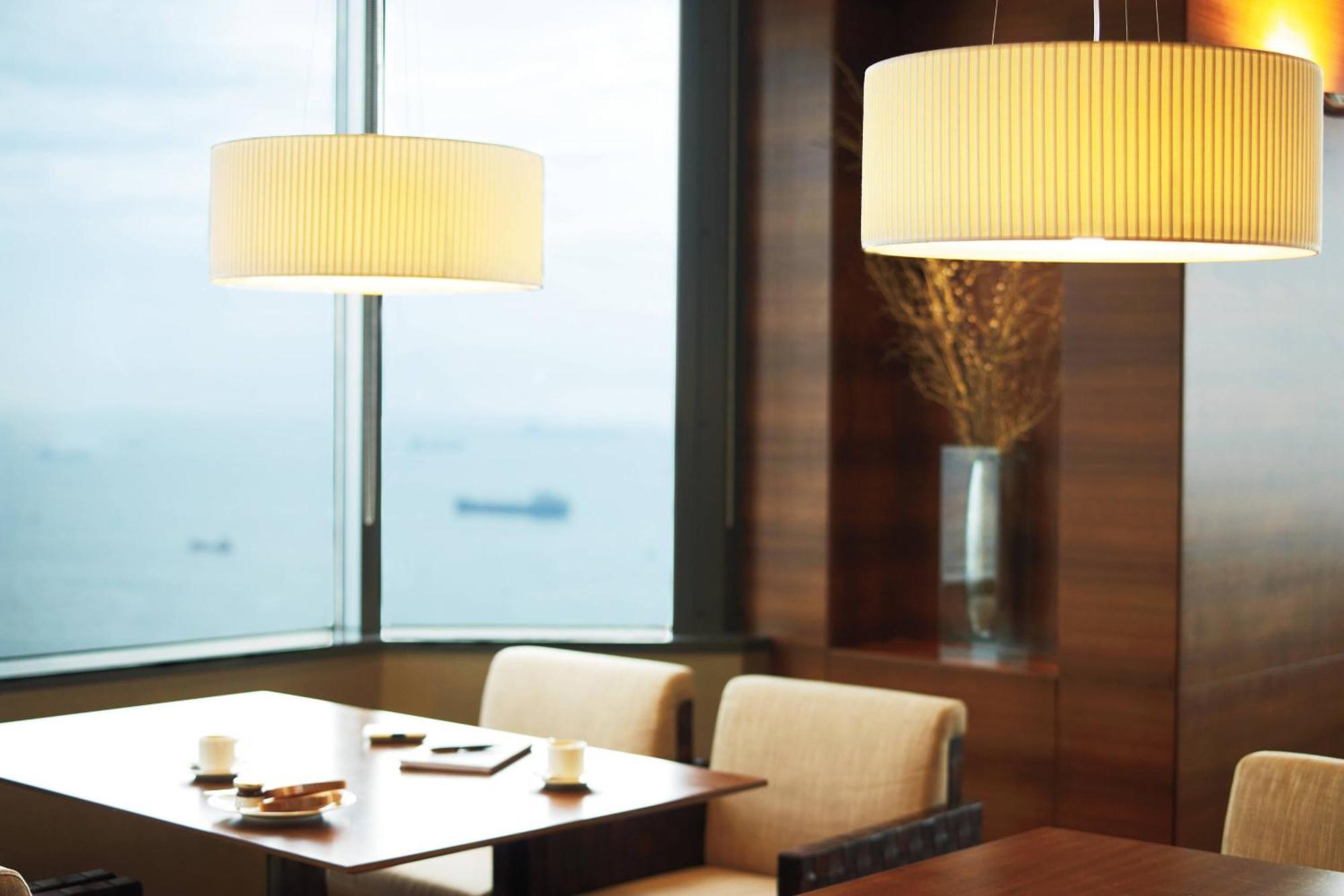 Club Room Club Lounge Access Sea View
