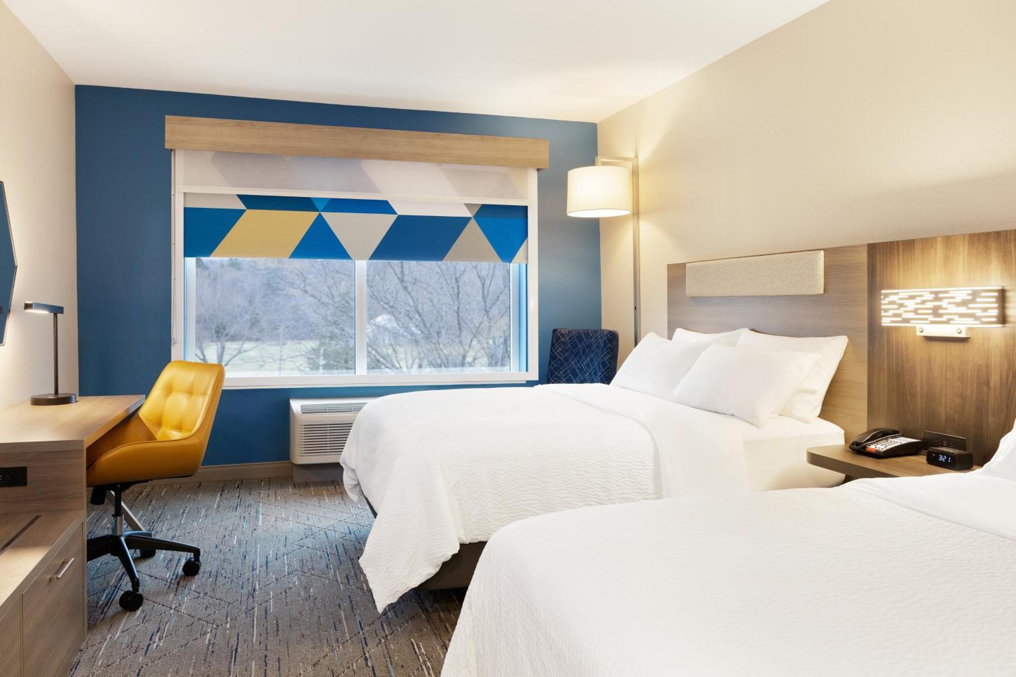 Standard Room with Two Queen Beds