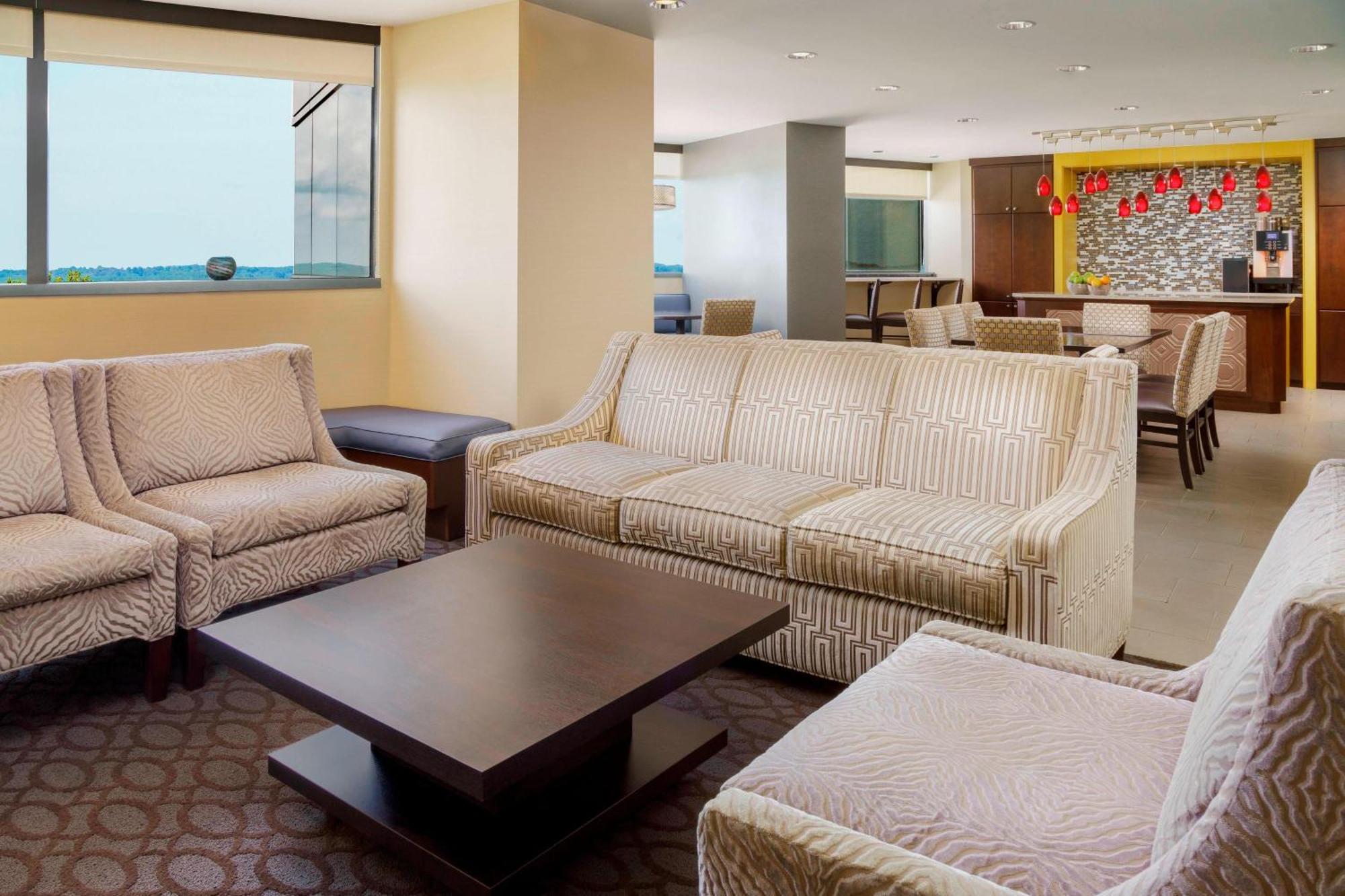 Club lounge access, Guest room, 2 Double, Courtyard view