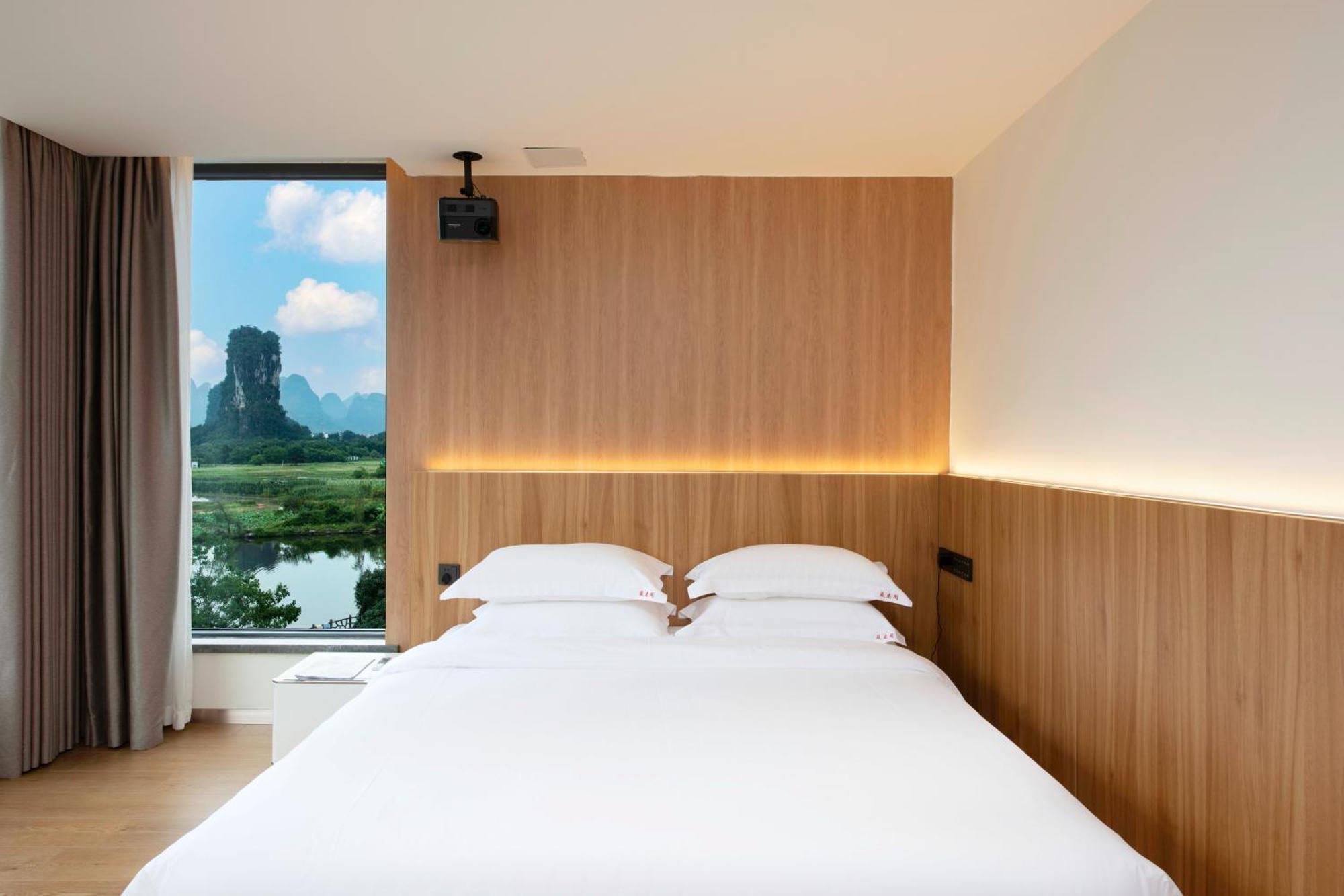 River View King Room