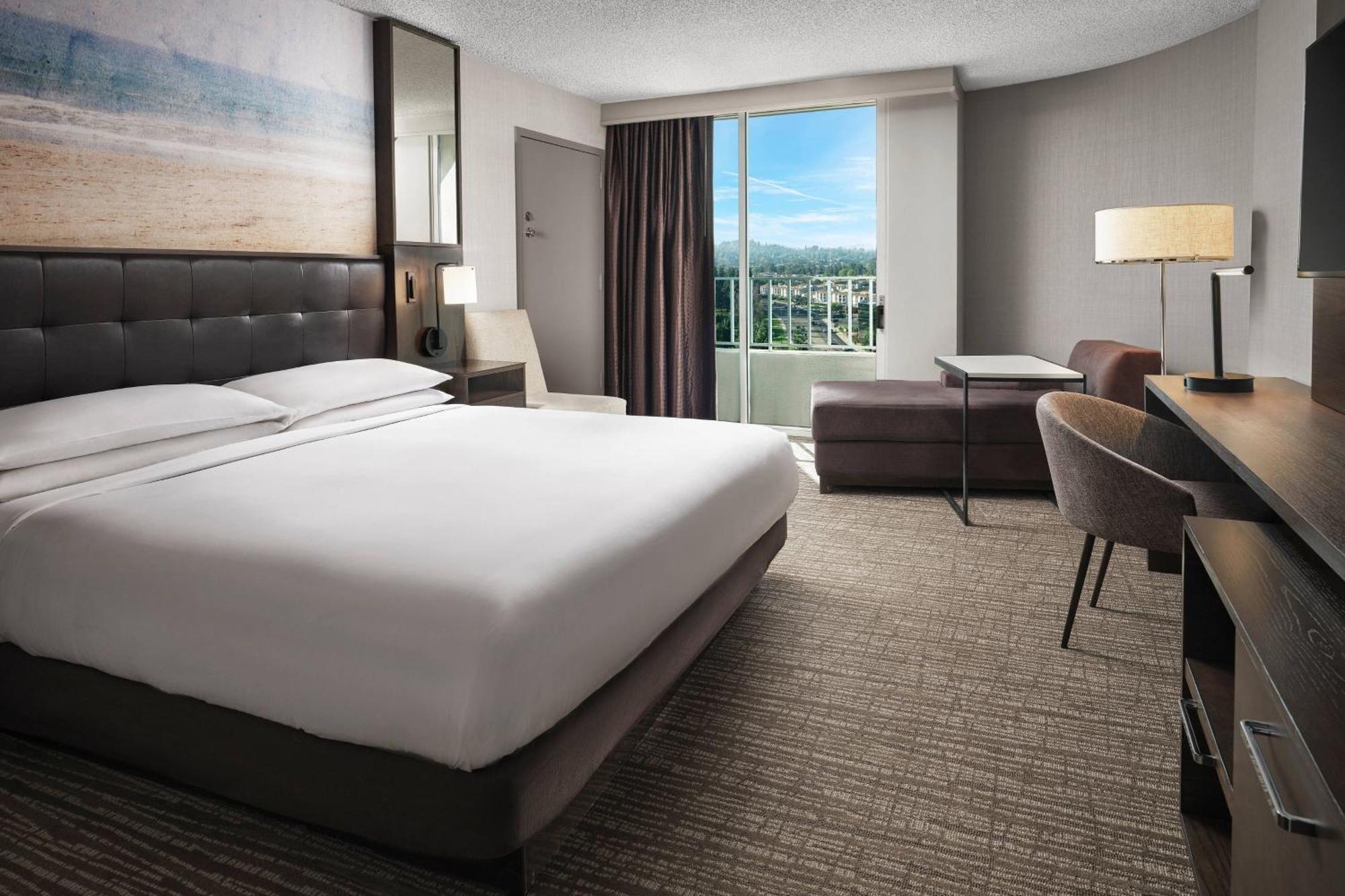 Deluxe King or Double Room High Floor