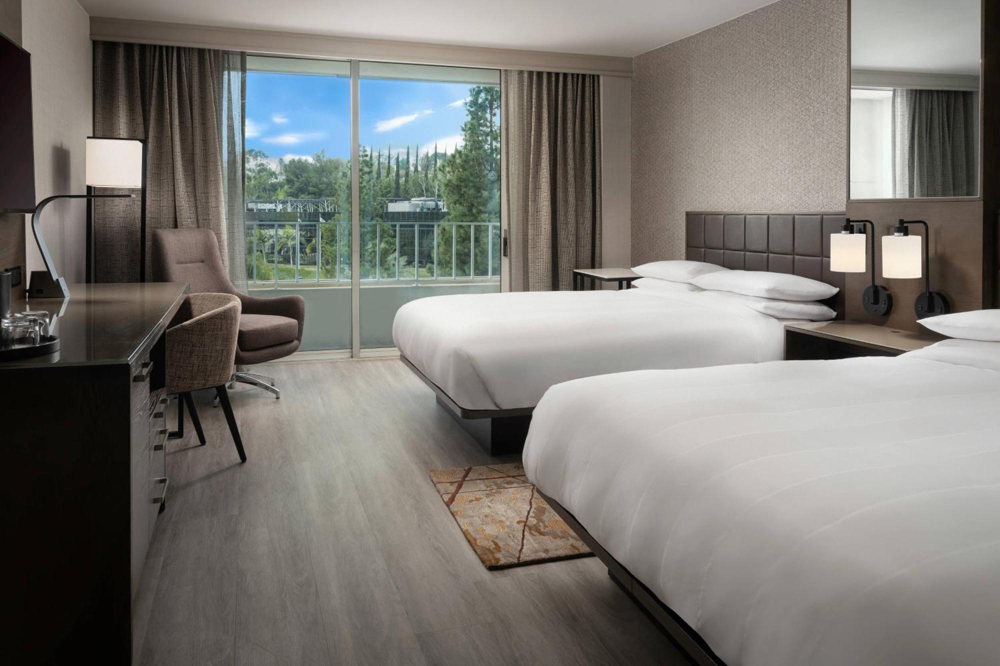 King or Double Room Balcony Mountain View