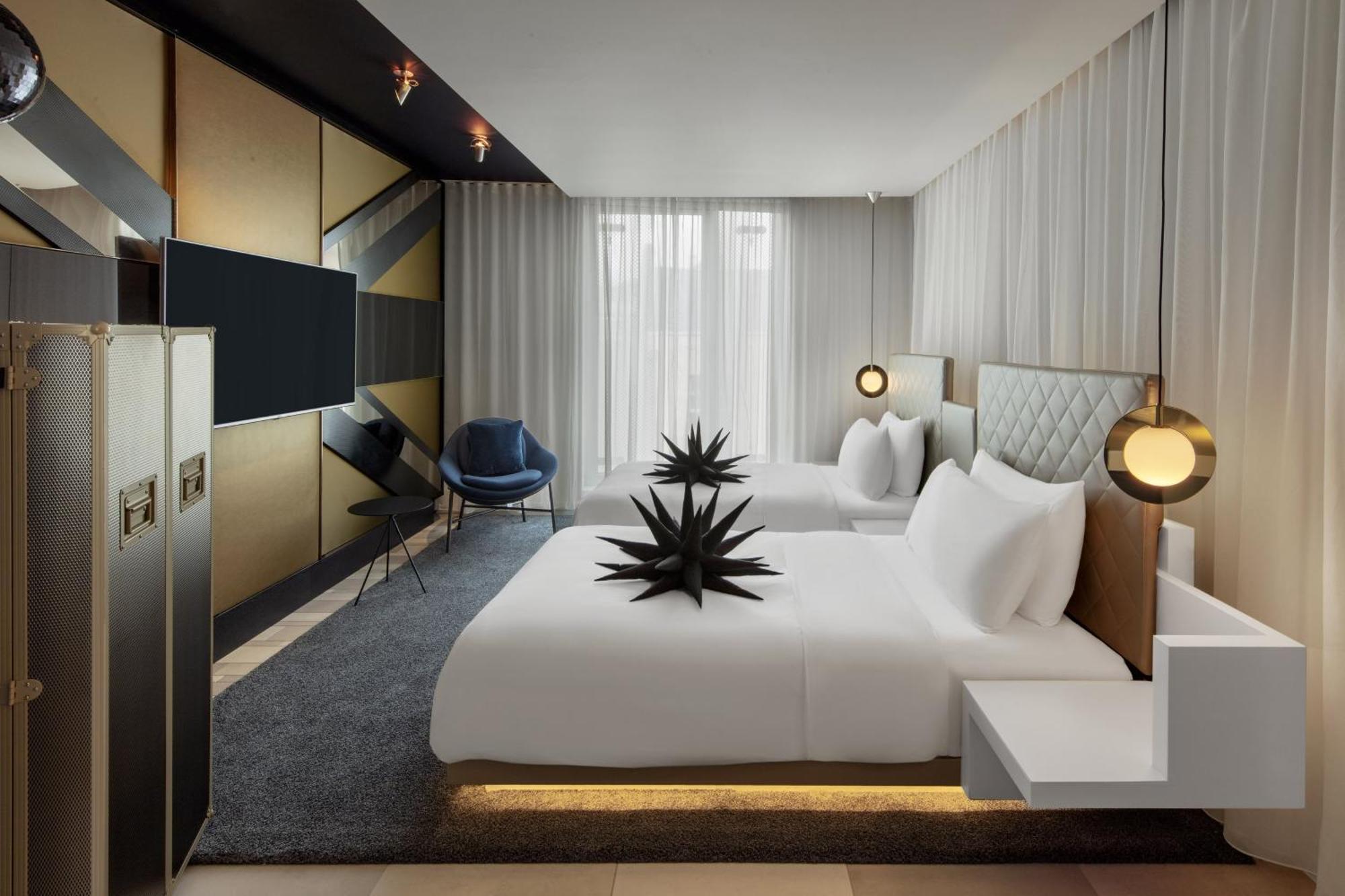 Superior Guest Room Two Twin Beds Mid Floor
