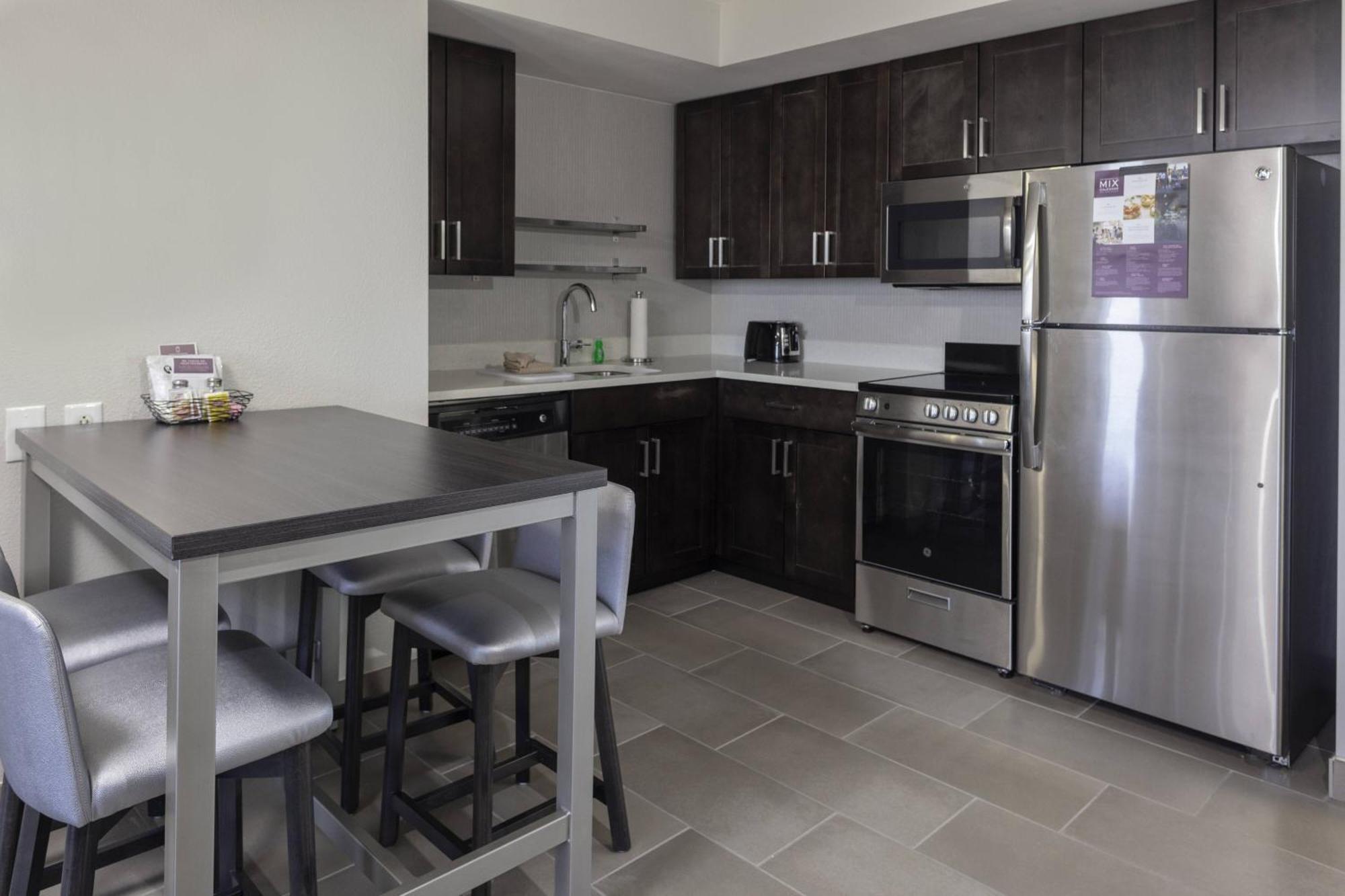 One-Bedroom King Suite