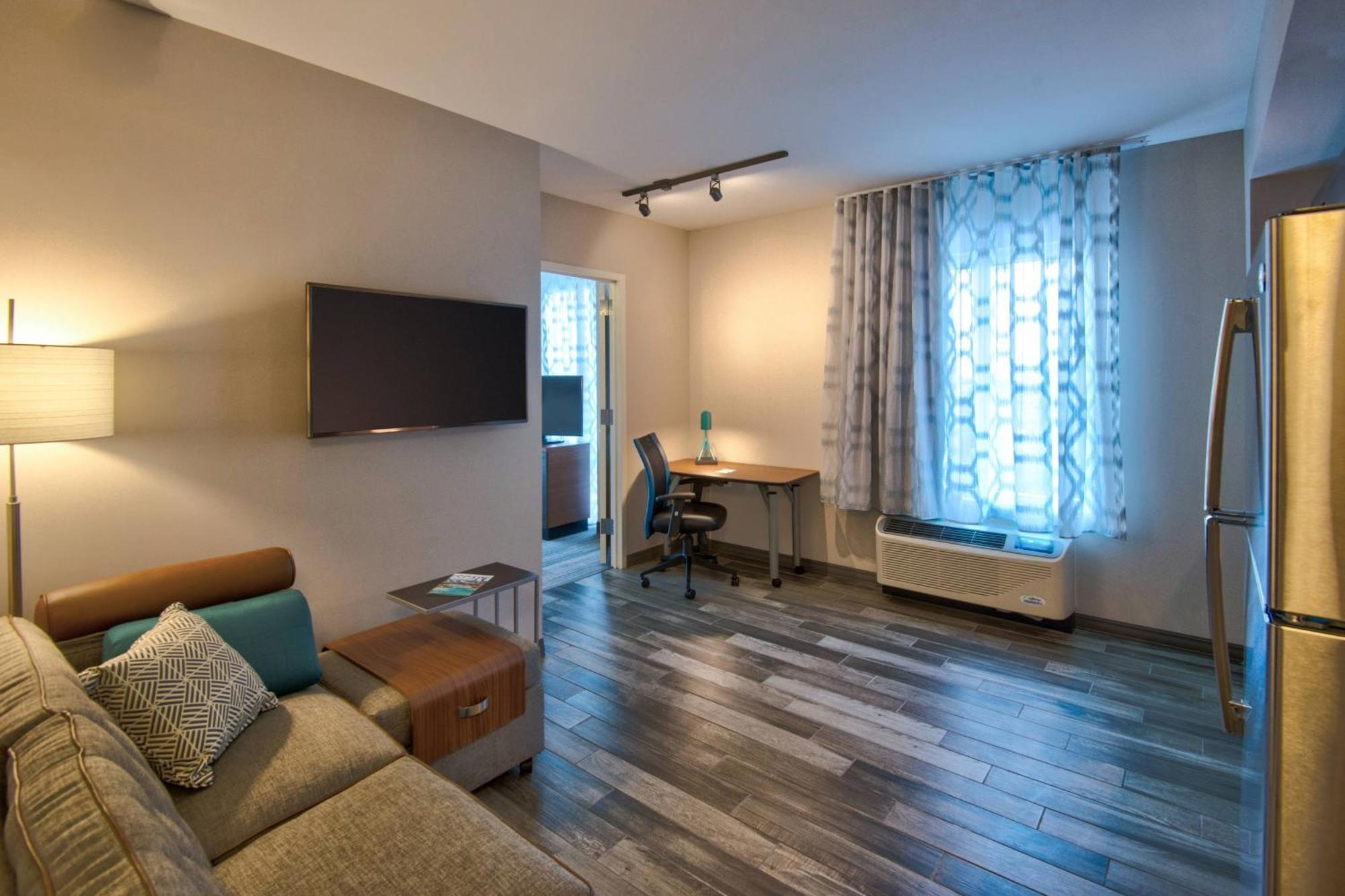 One-Bedroom Suite