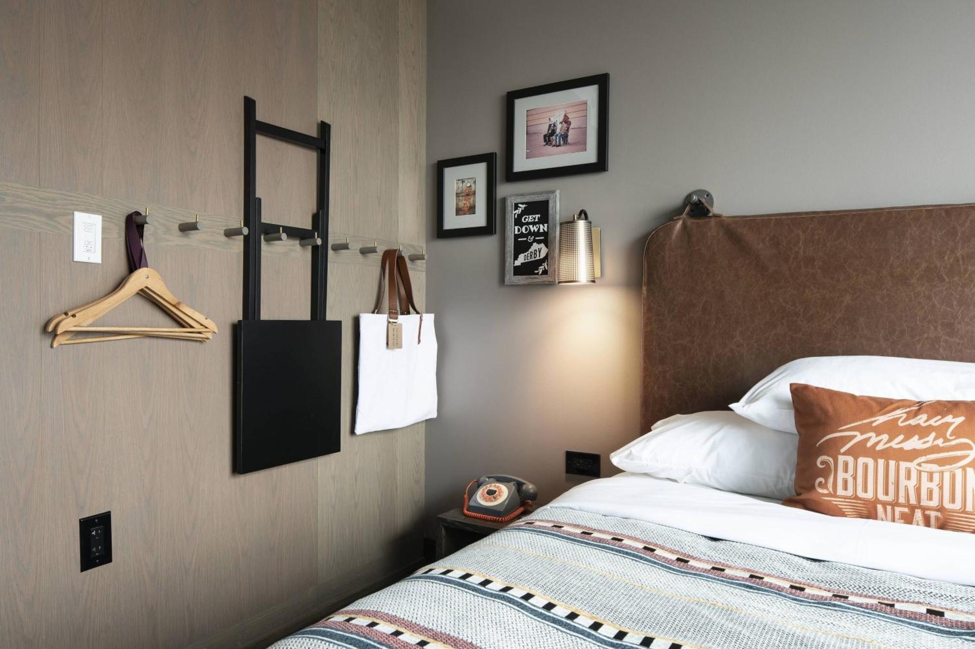 Guest room 1 Queen