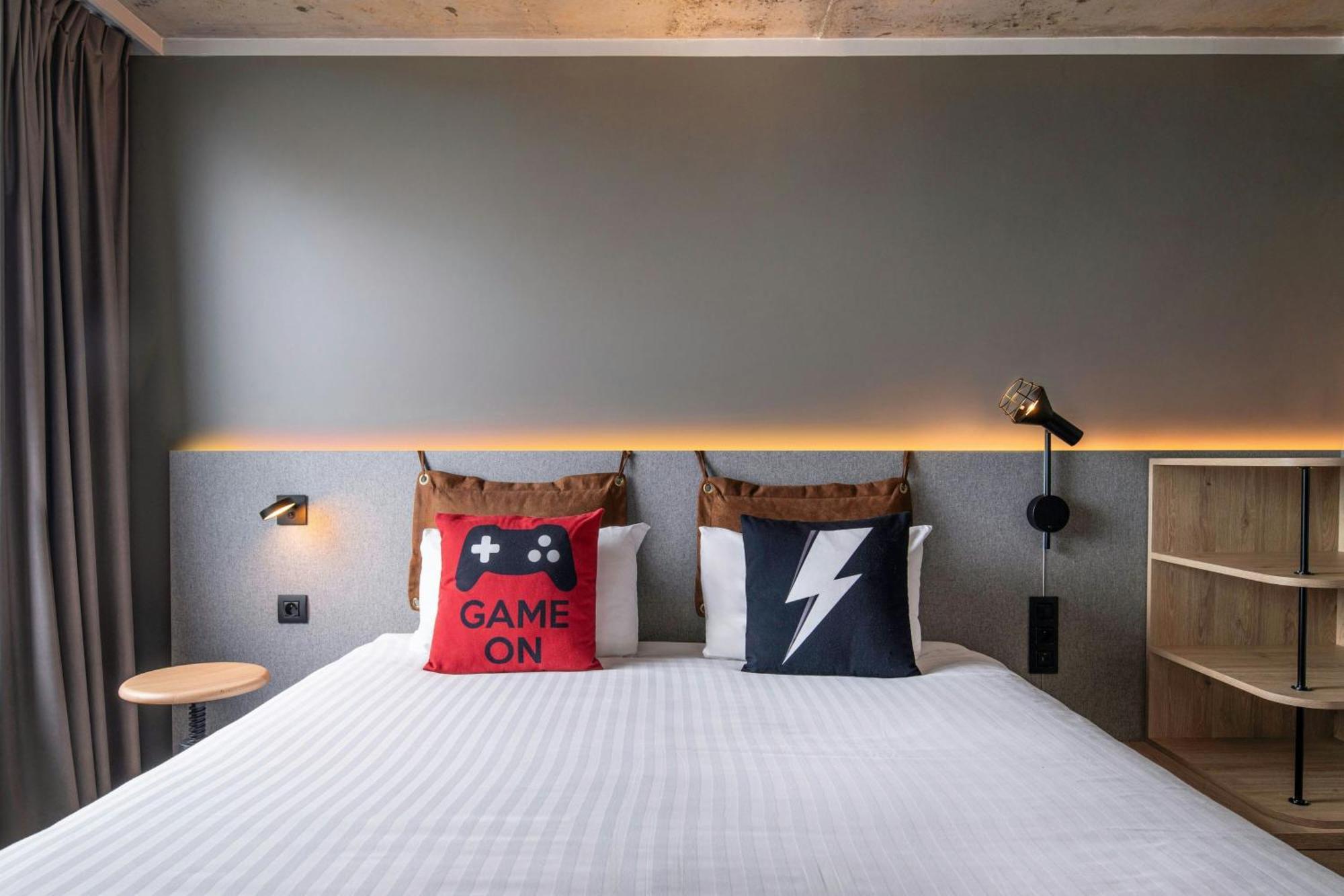 Moxy Harbor Sleeper Room Harbor View
