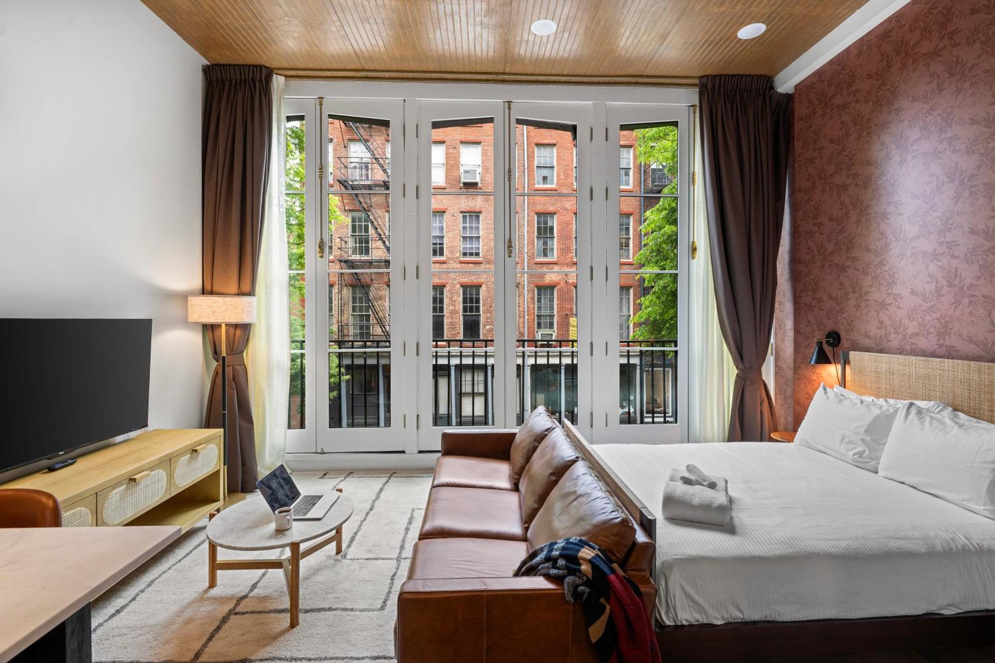 Suite Balcony,1635158076:JPEG