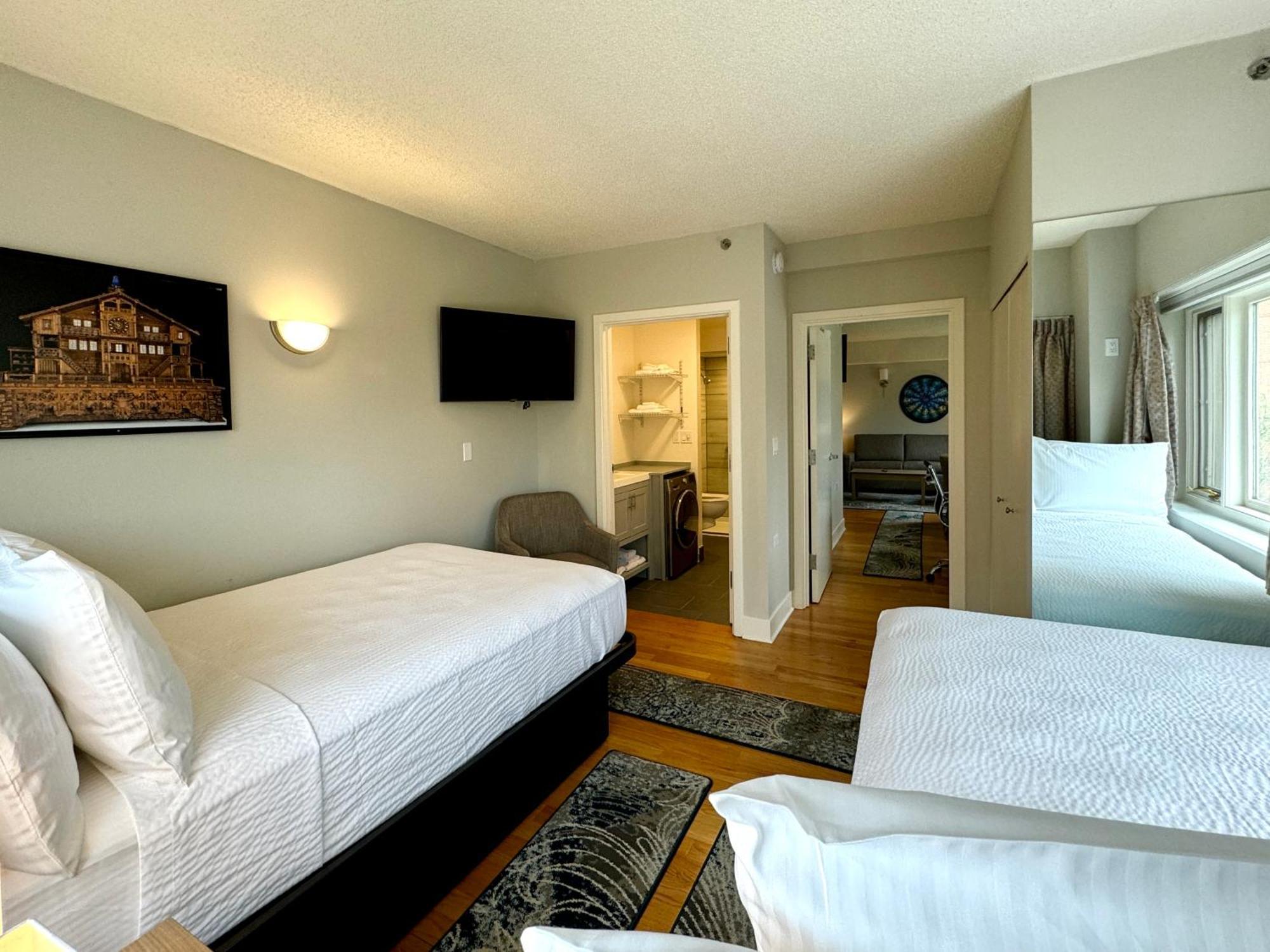 One-Bedroom Deluxe Two Bed XL Suite