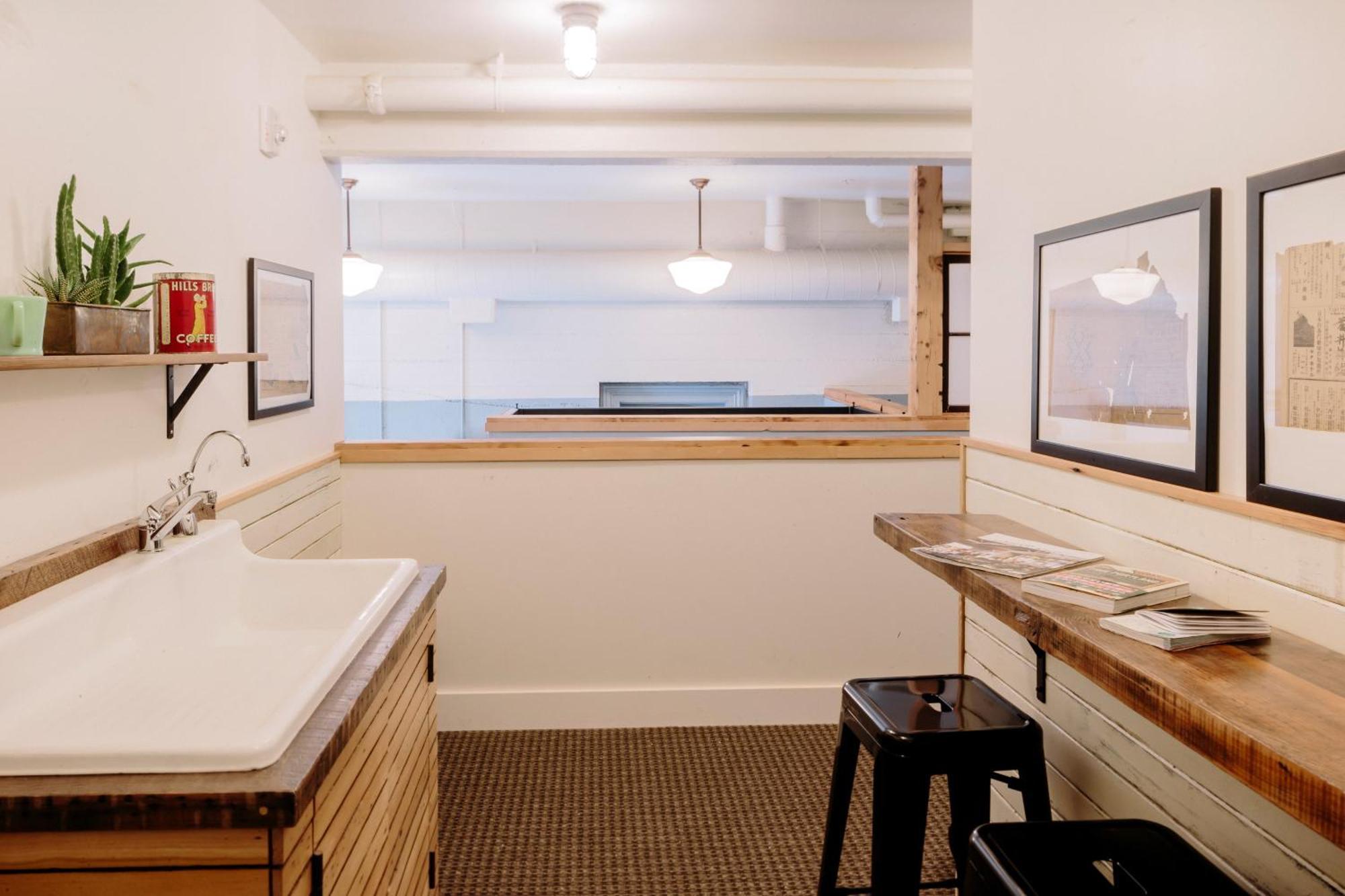 Single Bed Mixed Dormitory Room