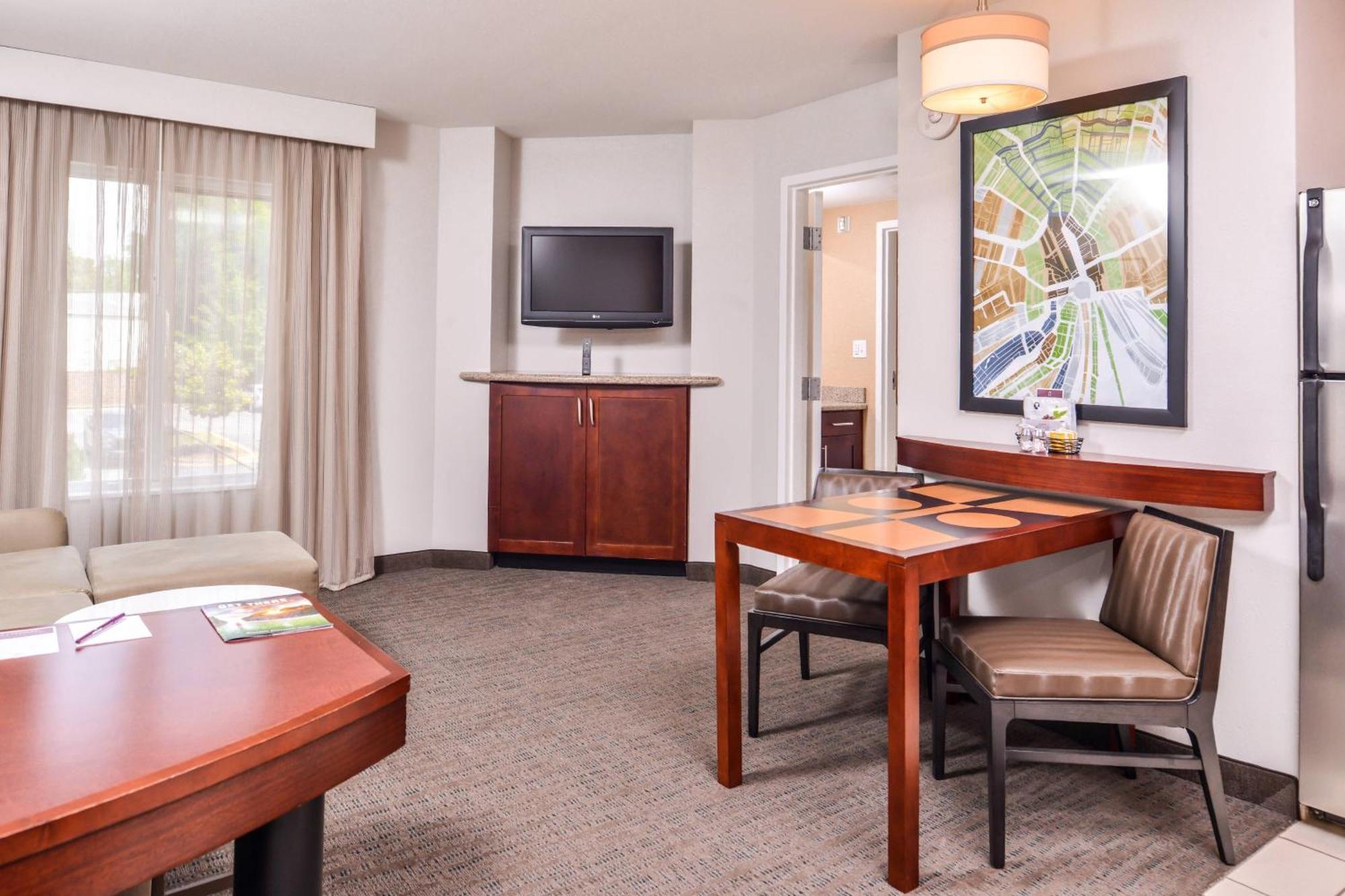 One-Bedroom King Suite