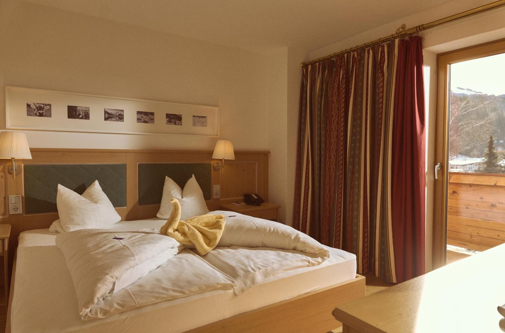 Double Room Shower or Bathtub Garden View,1636007597:JPEG