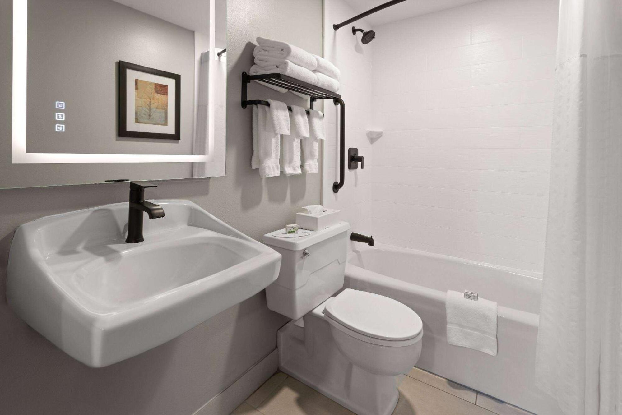 Superior King Room with Sofa Bed and Kitchenette - Non-Smoking