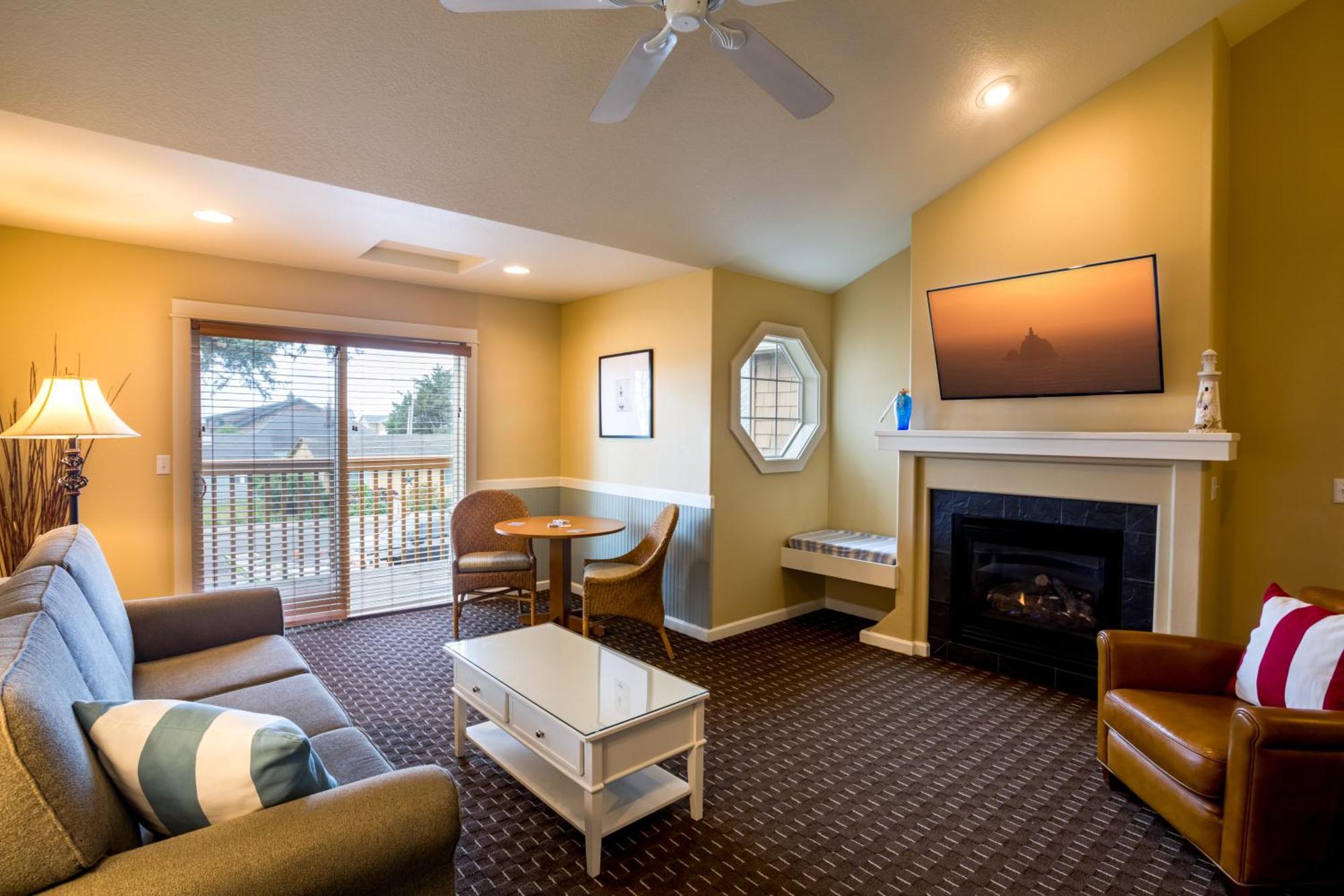 King Suite Sofabed 2nd Floor Non Pet