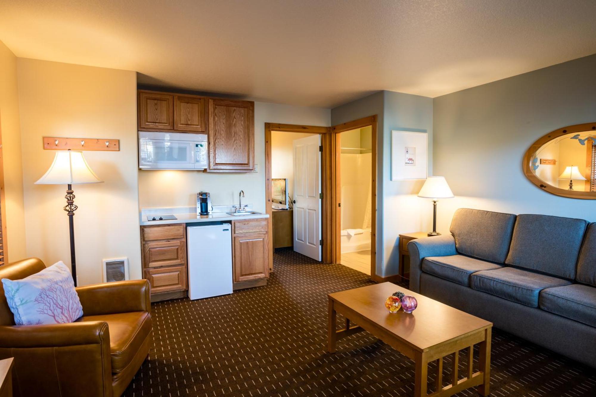 Queen Suite Sofabed 1st Floor Pets Allowed