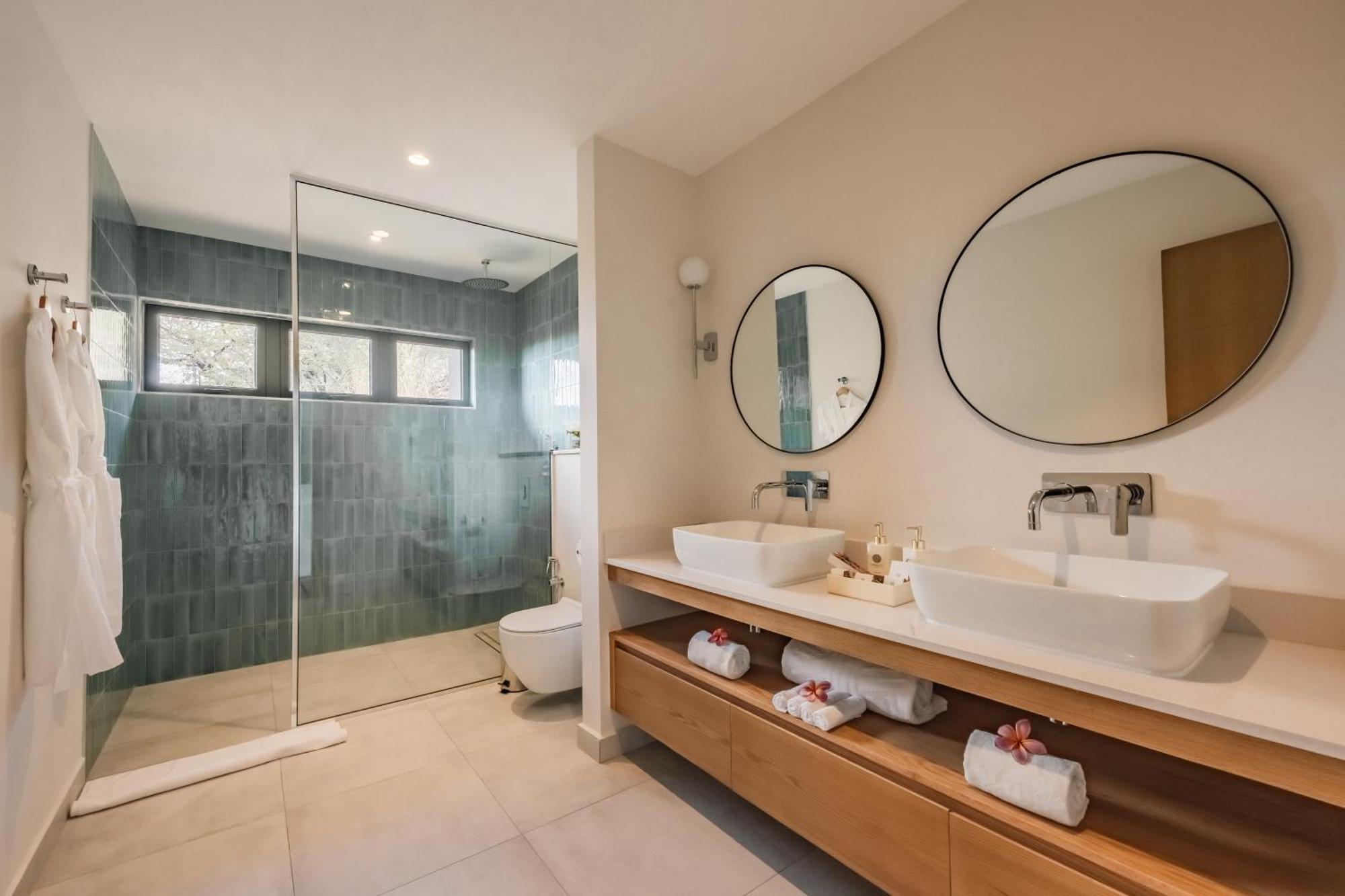 Legend Premium Suite Oceanview & Pool