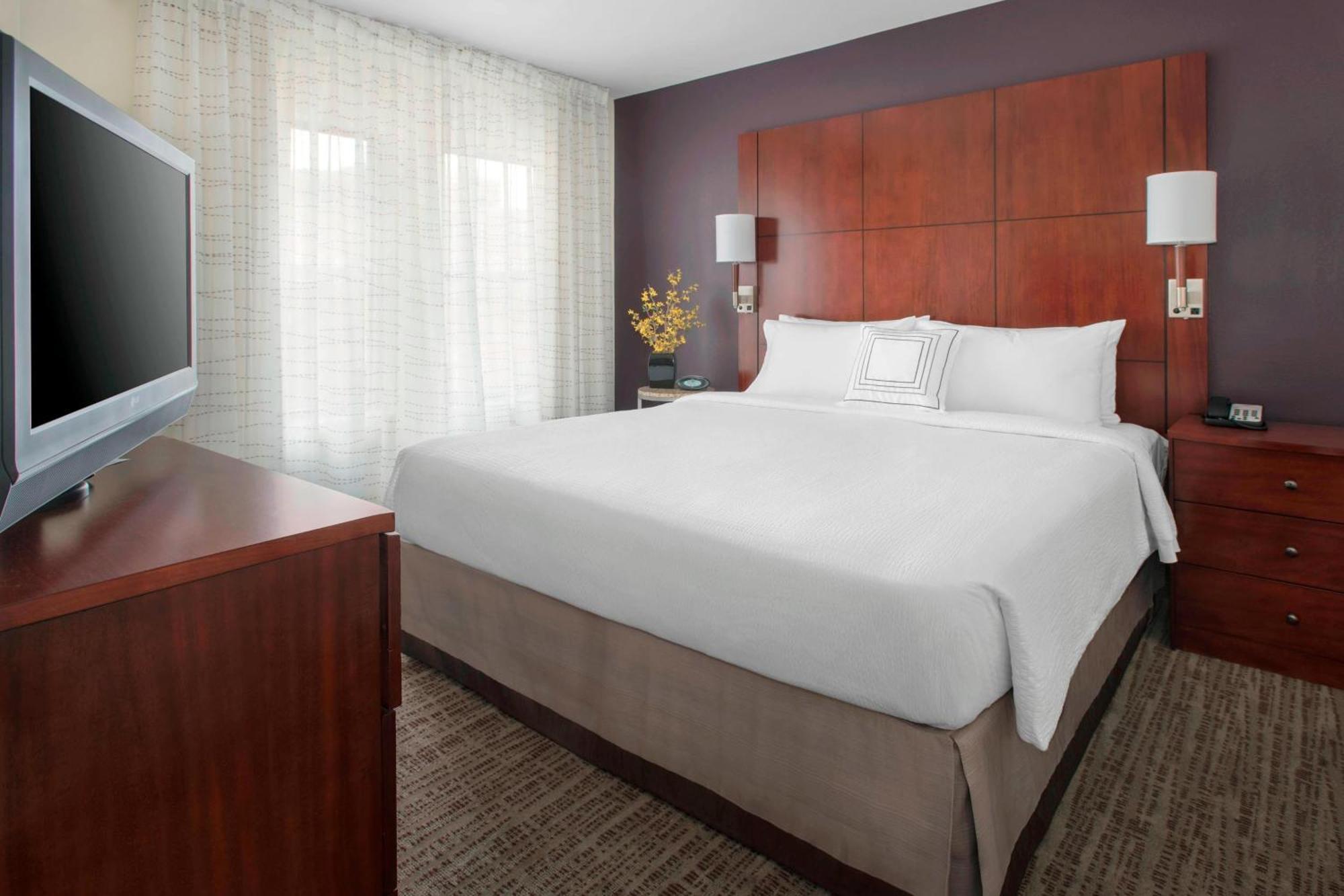 One-Bedroom King Suite