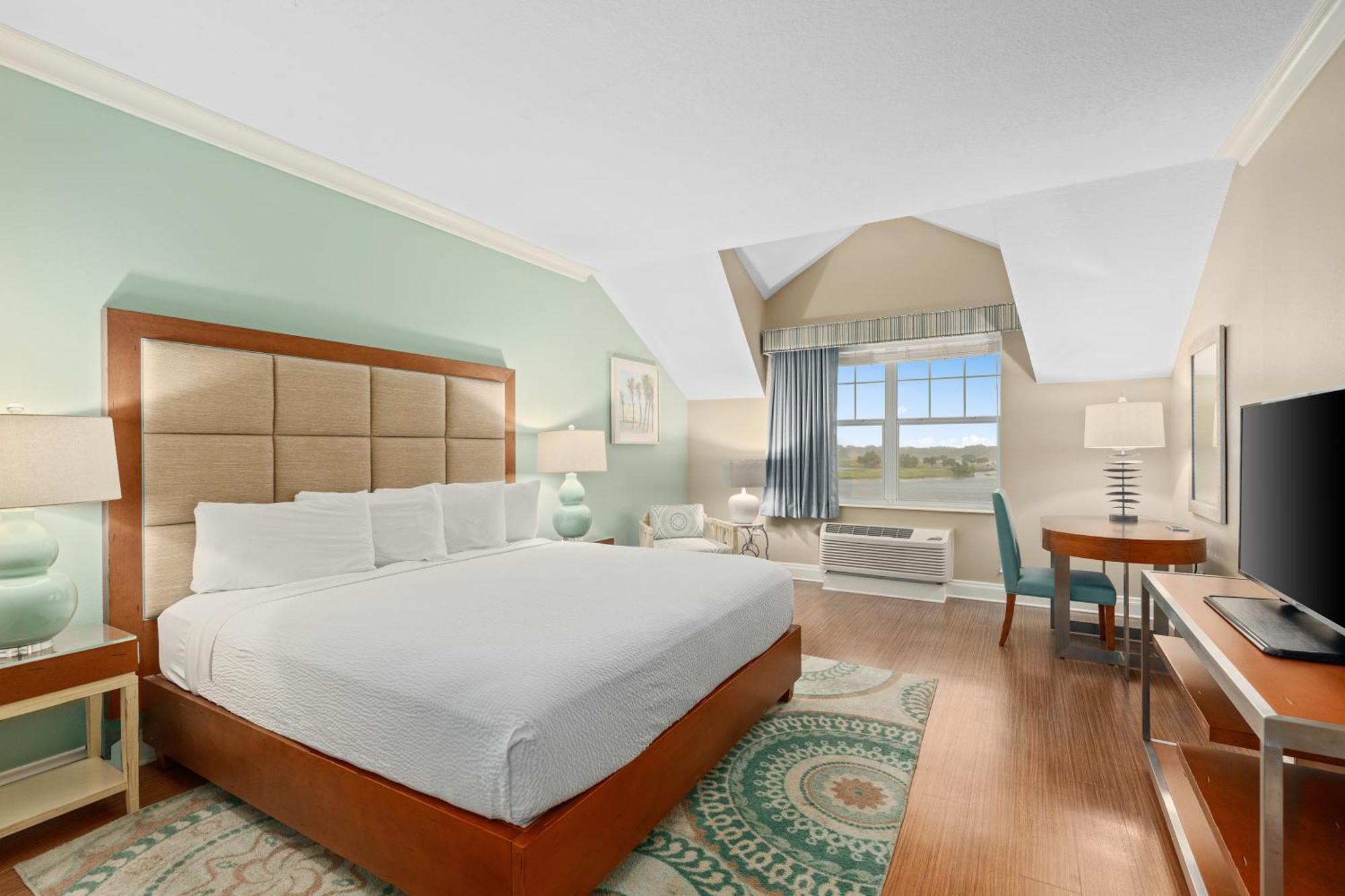 King Room Lake View