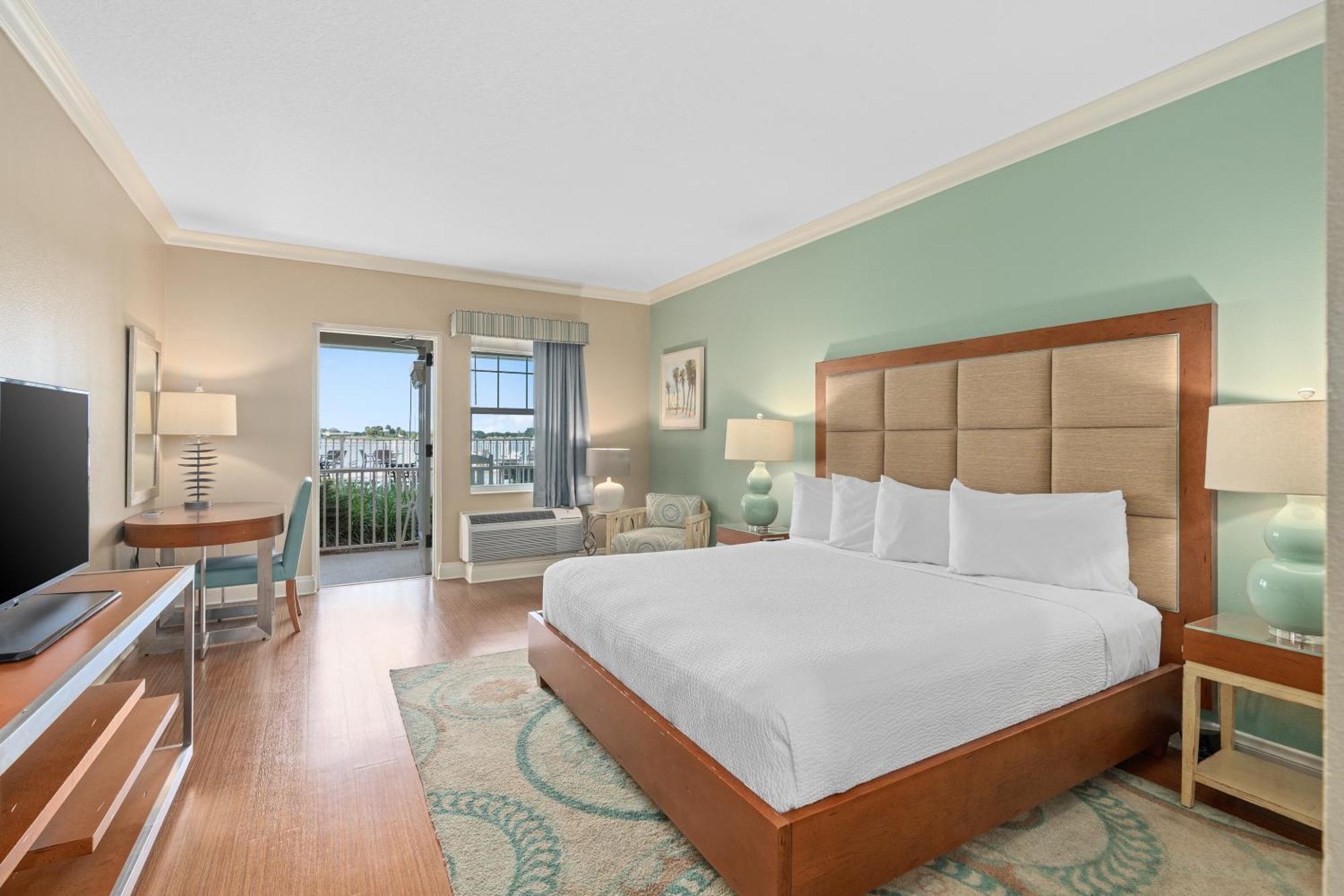 King Room Lake View