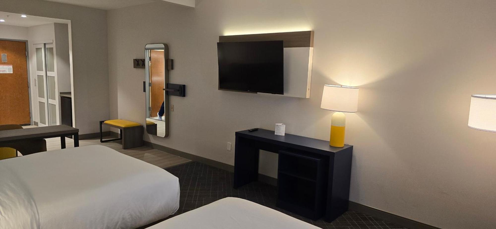 Queen Suite Two Queen Beds Accessible or Non-Smoking,1636756279:JPEG