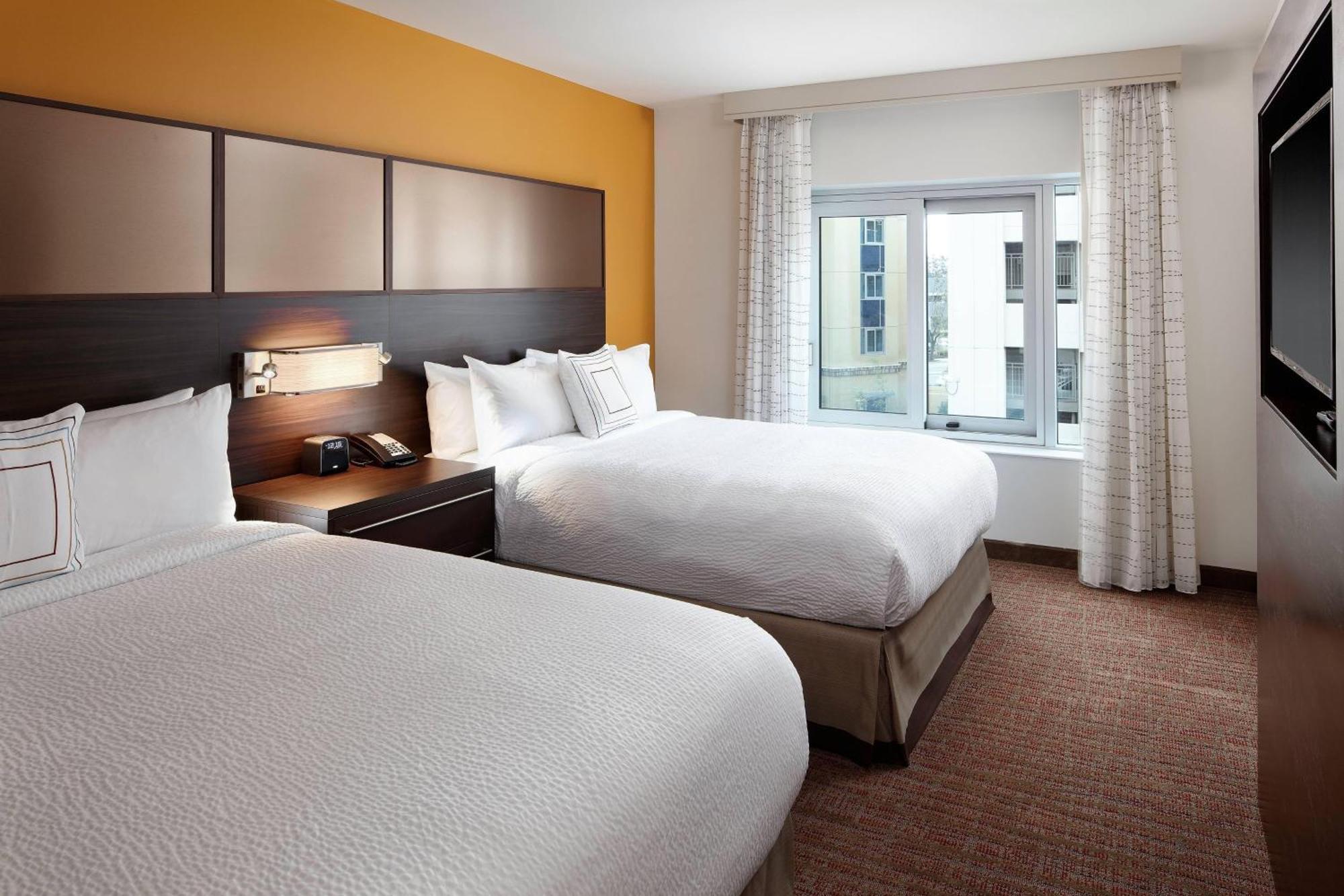 One-Bedroom Suite with Two Queen Beds