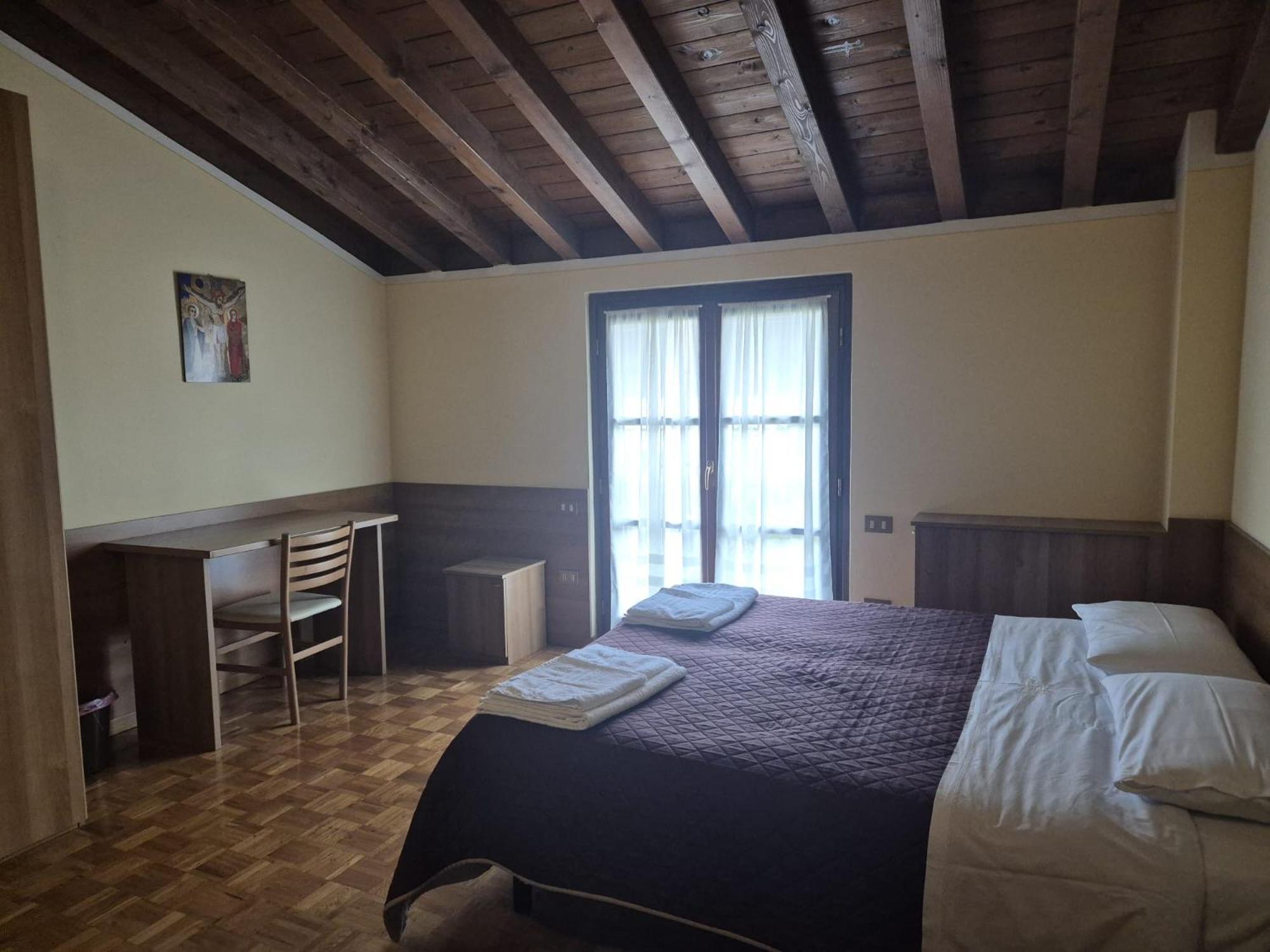 Double Room Private Bathroom