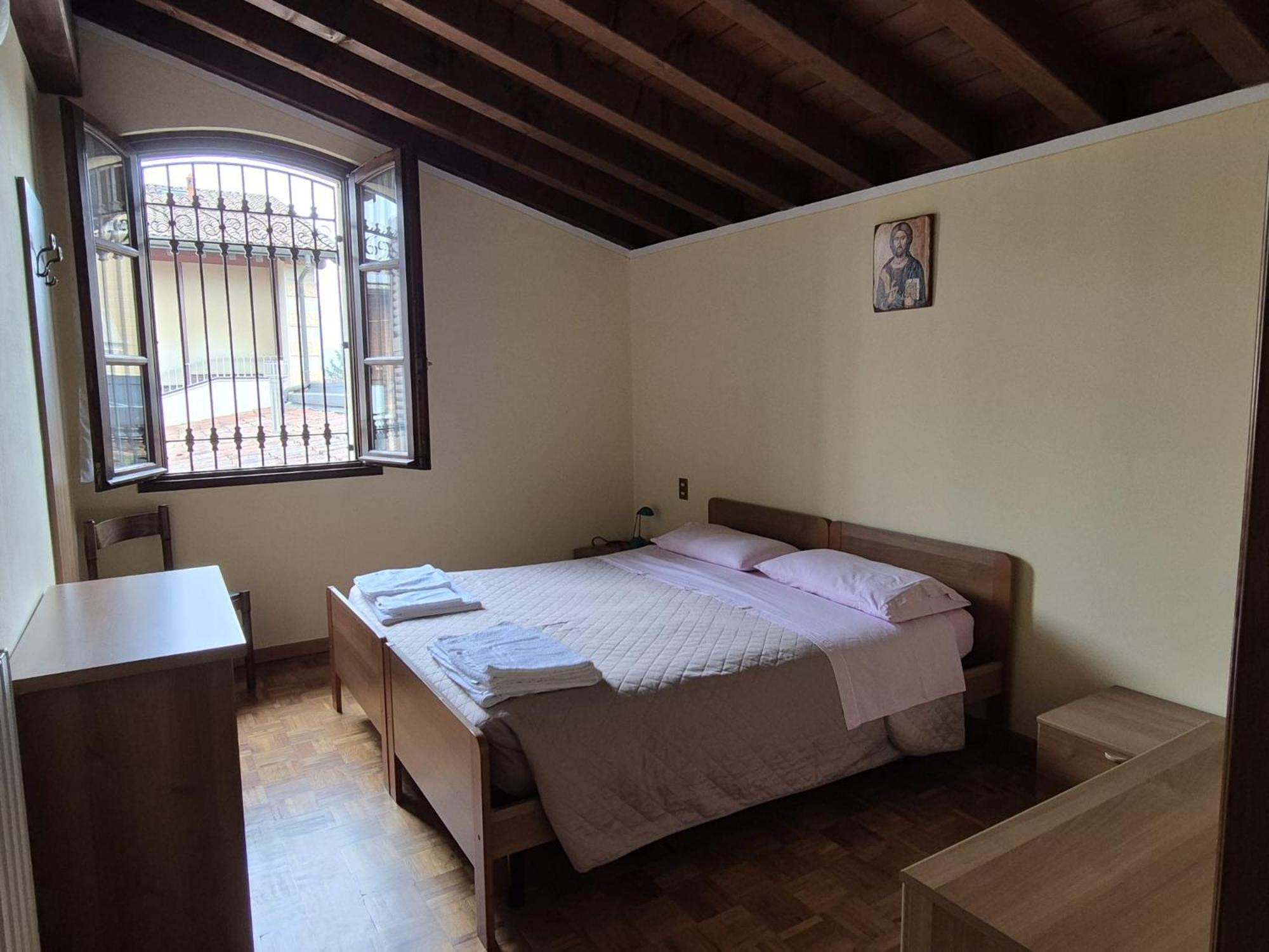 Double Room Private Bathroom