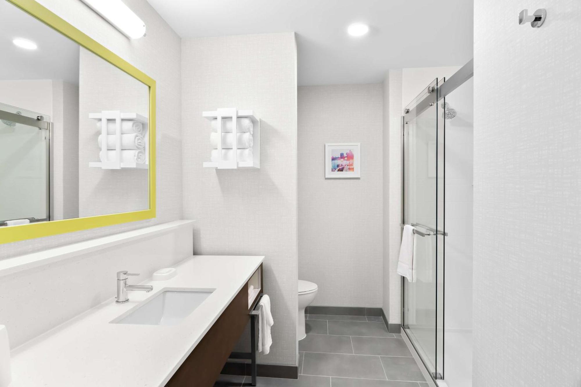 King Studio with Wet Bar