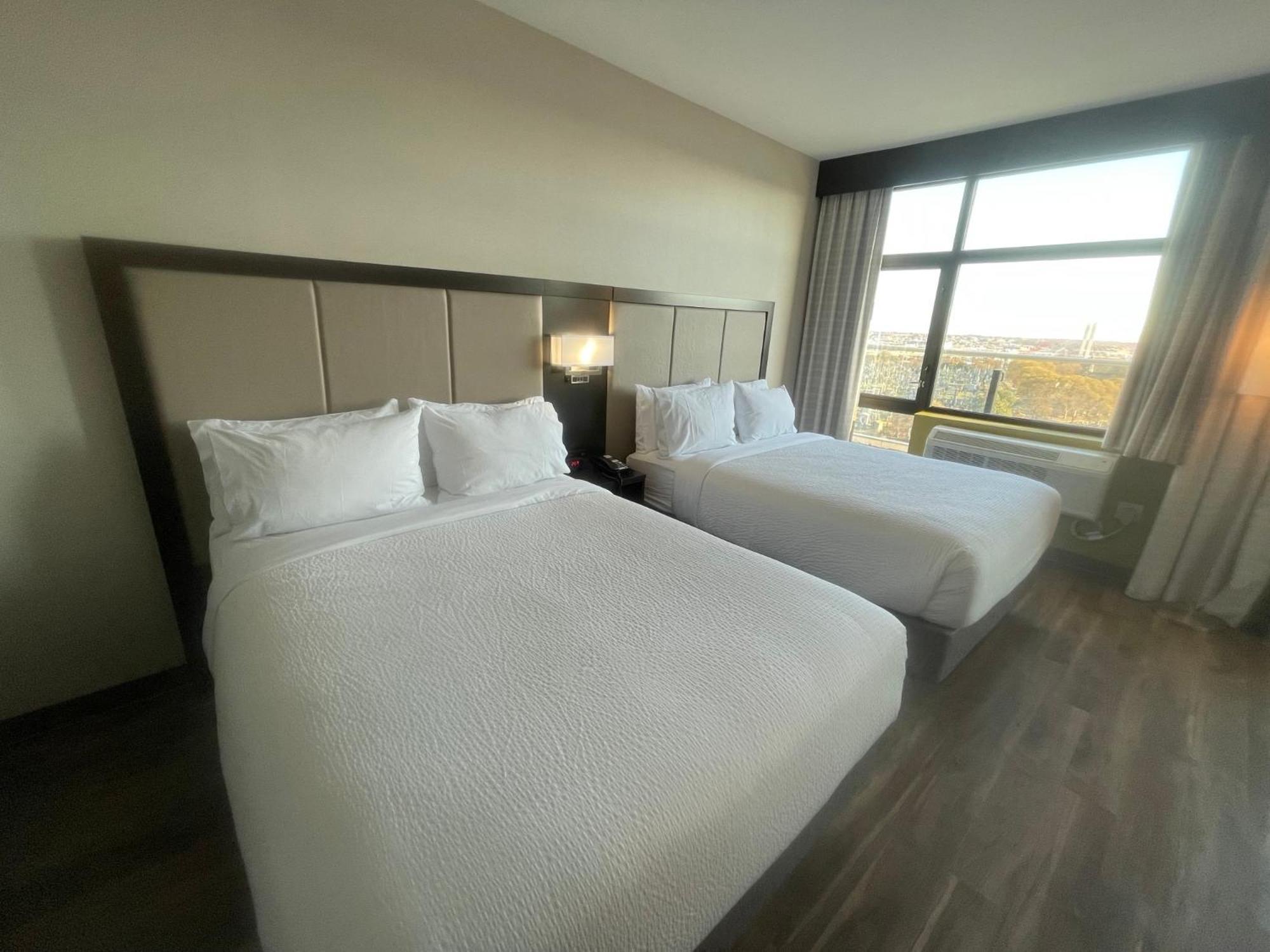 Standard Queen Room