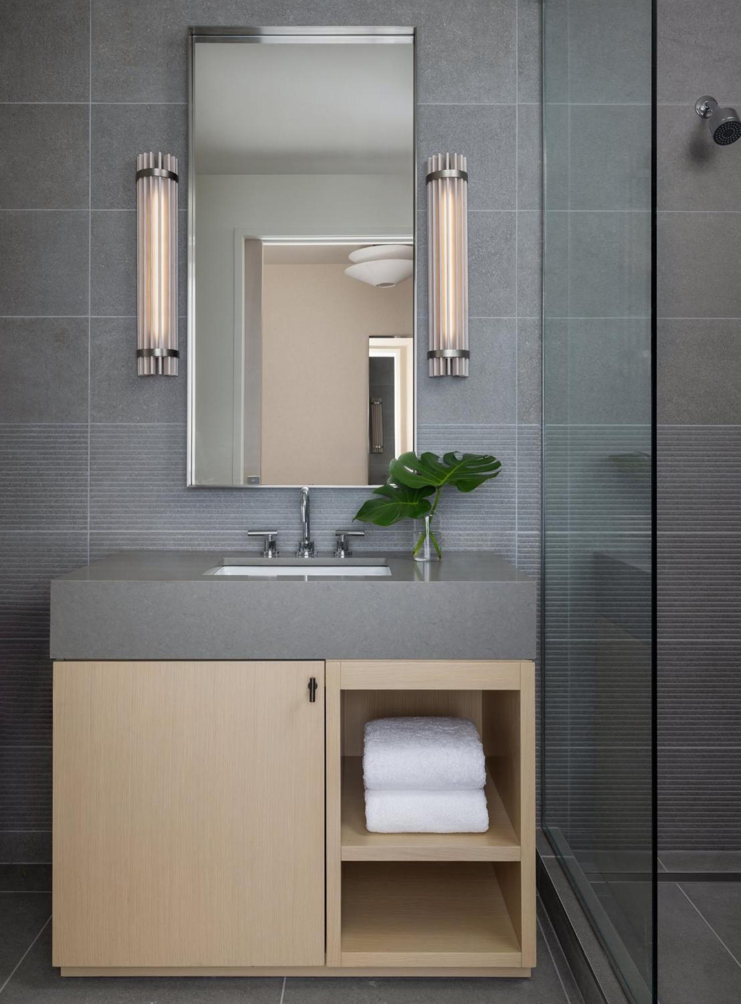 One-Bedroom Suite with Roll-In Shower - Mobility Accessible