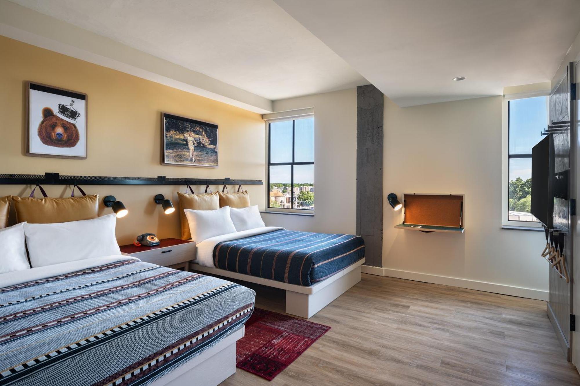 Queen Room Two Queen Beds City View Roll Shower Mobility Accessible,1637544217:JPEG