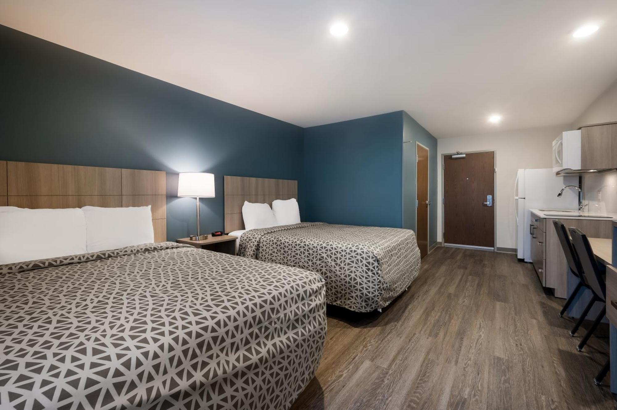 QUEEN SUITE TWO QUEEN BEDS