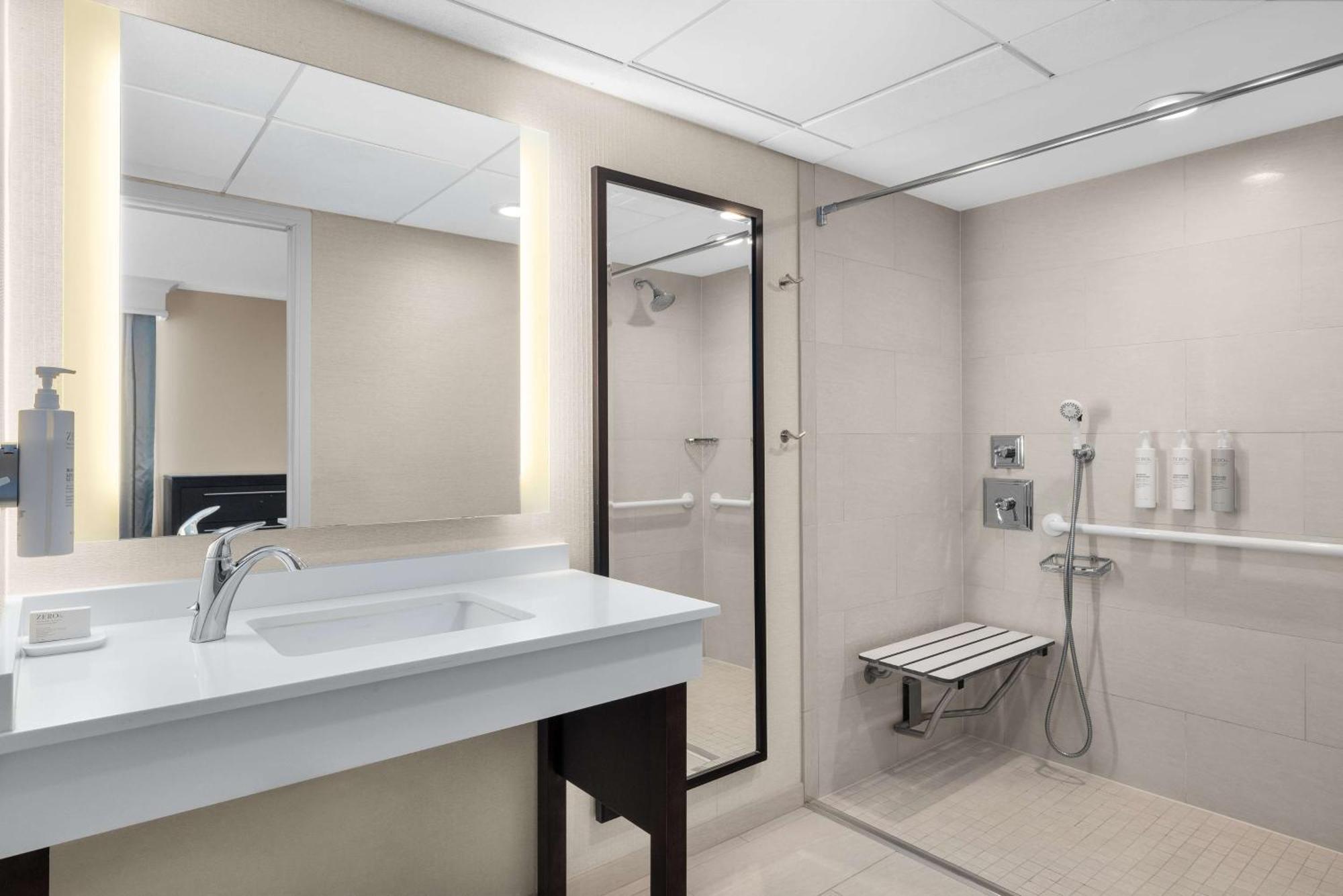 King Room Sofa Bed Roll Shower Mobility Accessible