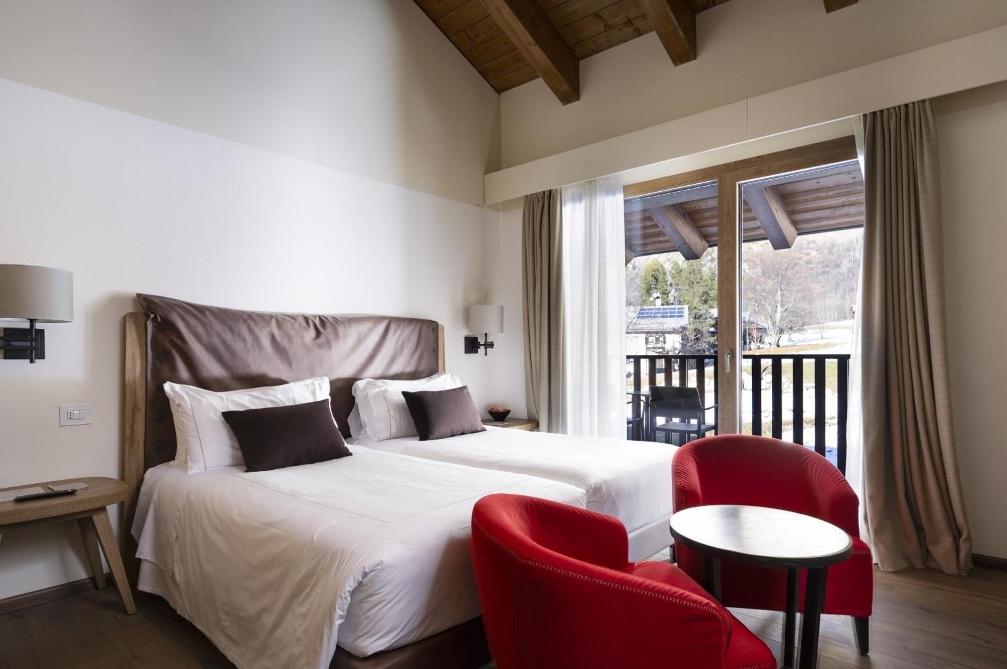 Deluxe Room,1637731021:JPEG