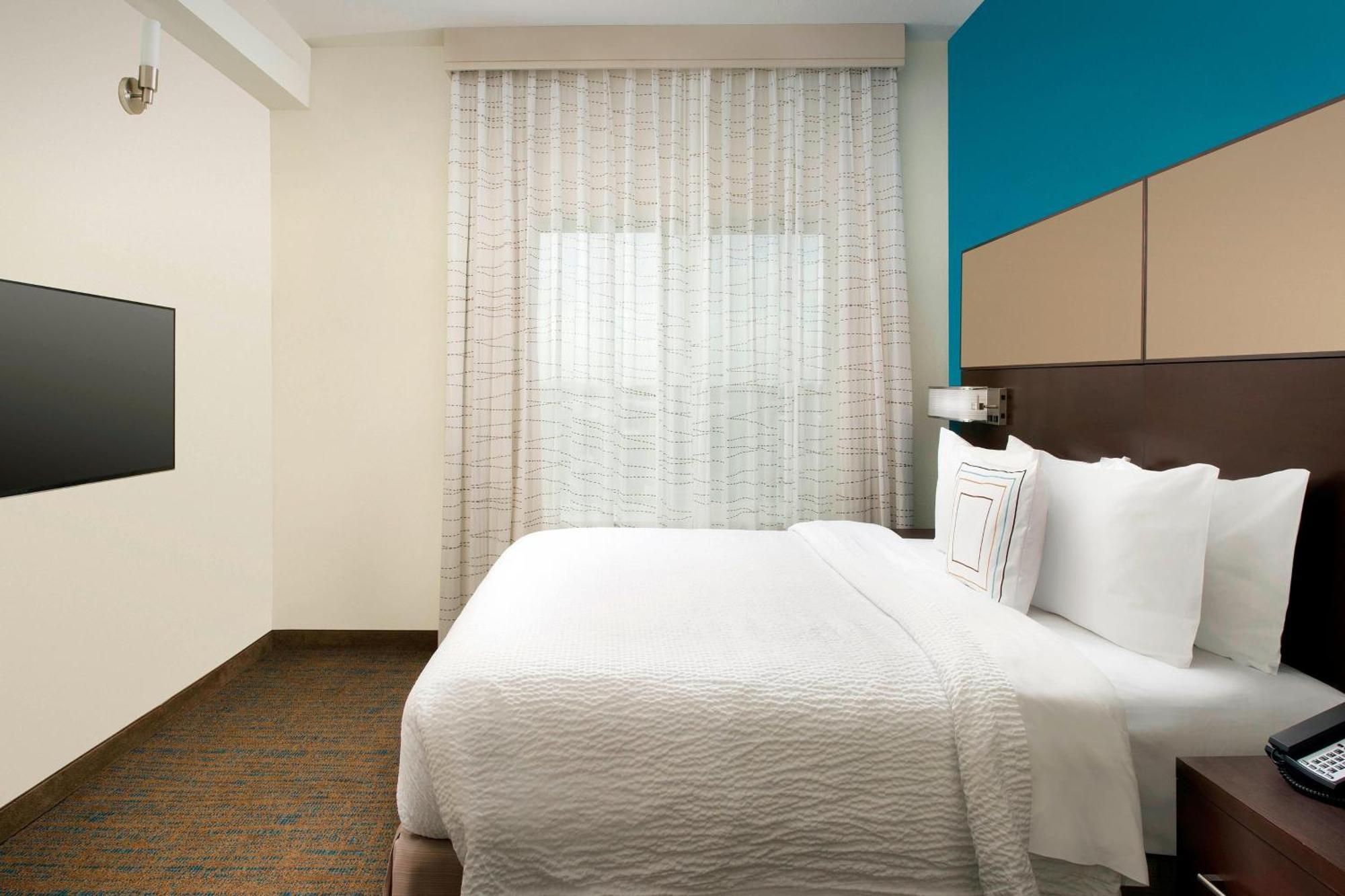 One-Bedroom King Suite