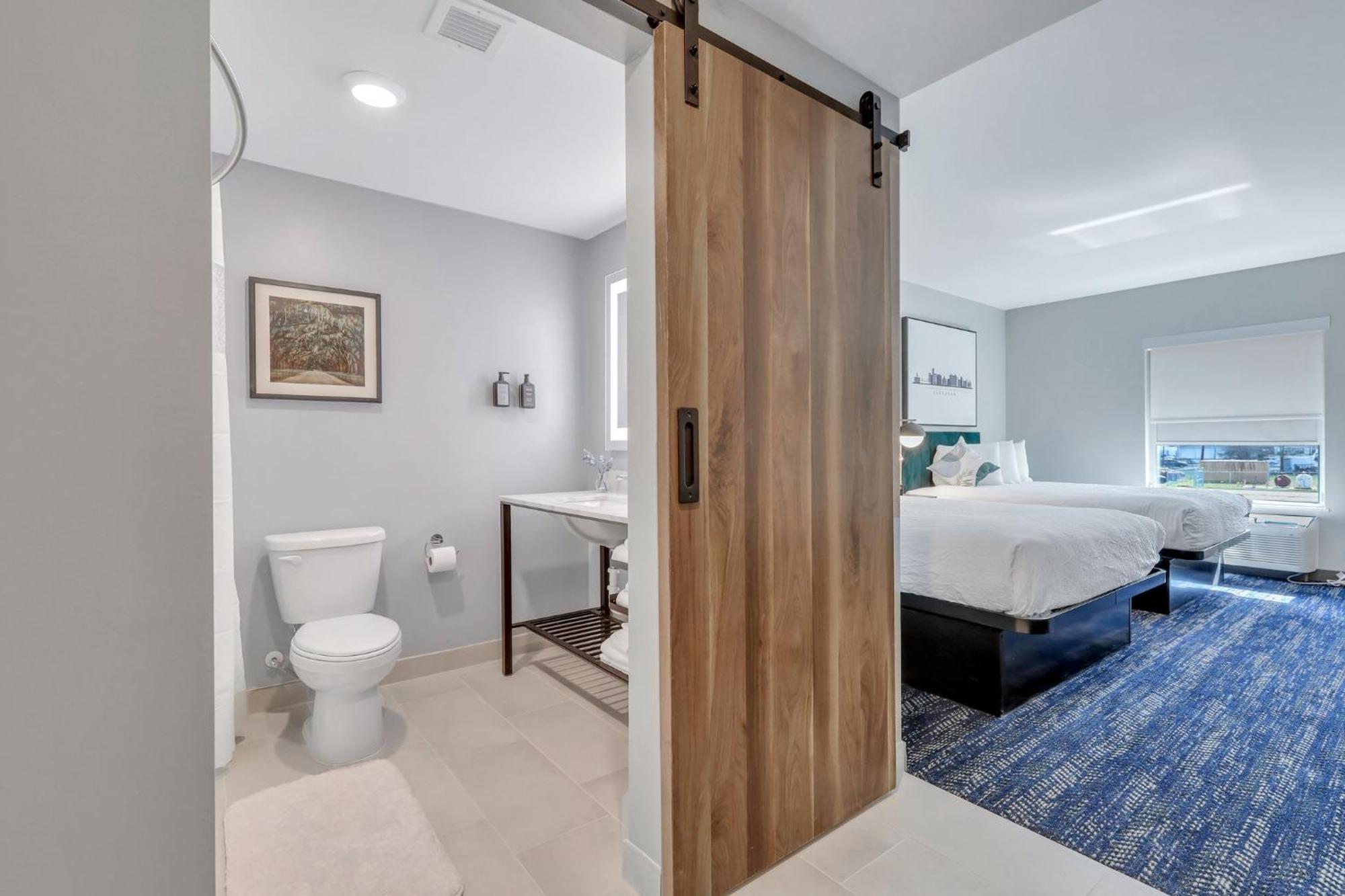 Standard 2 Queen Beds