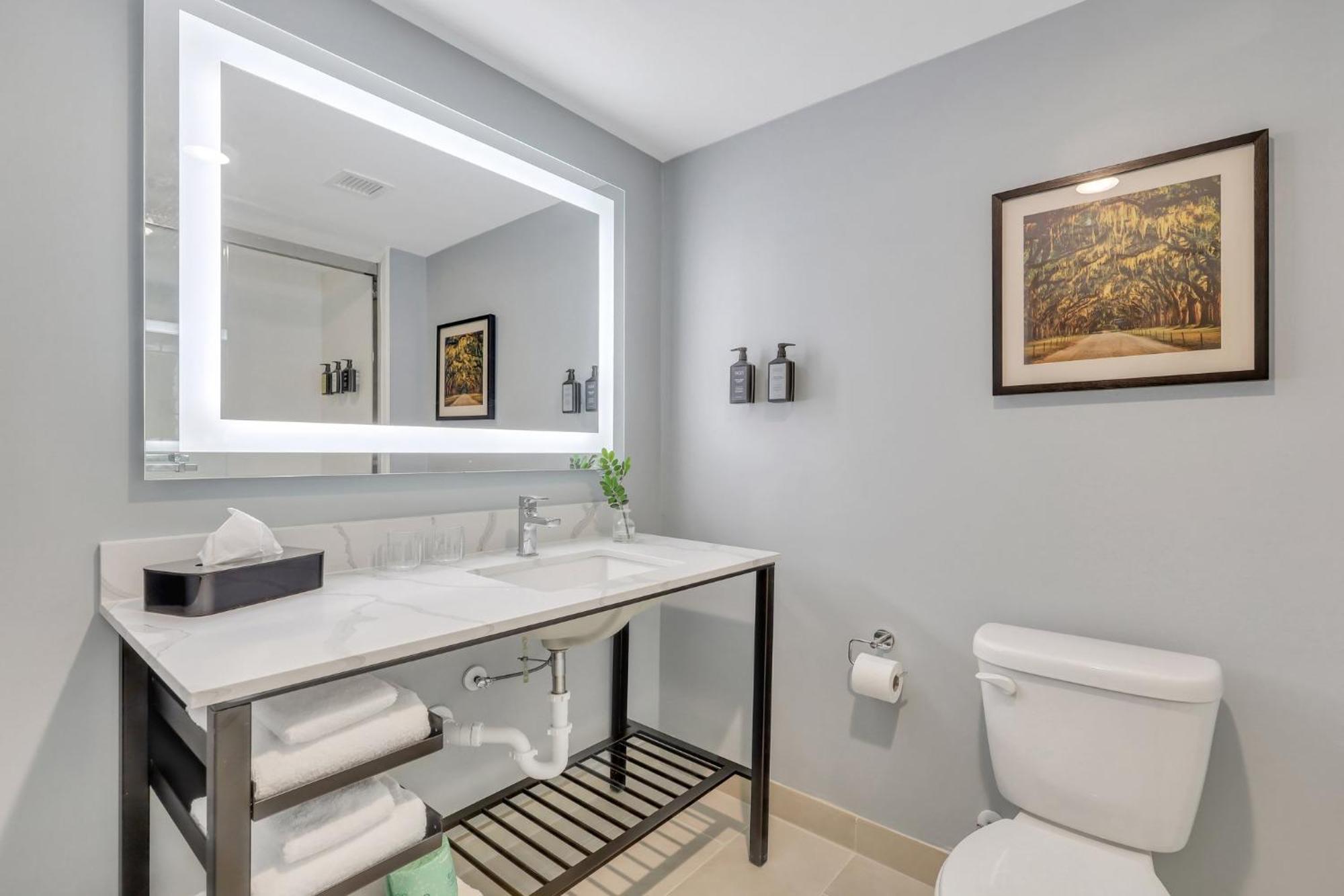 Standard King Room