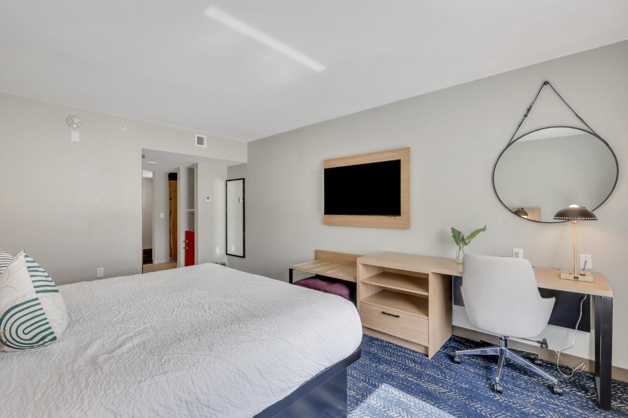 Standard King Room