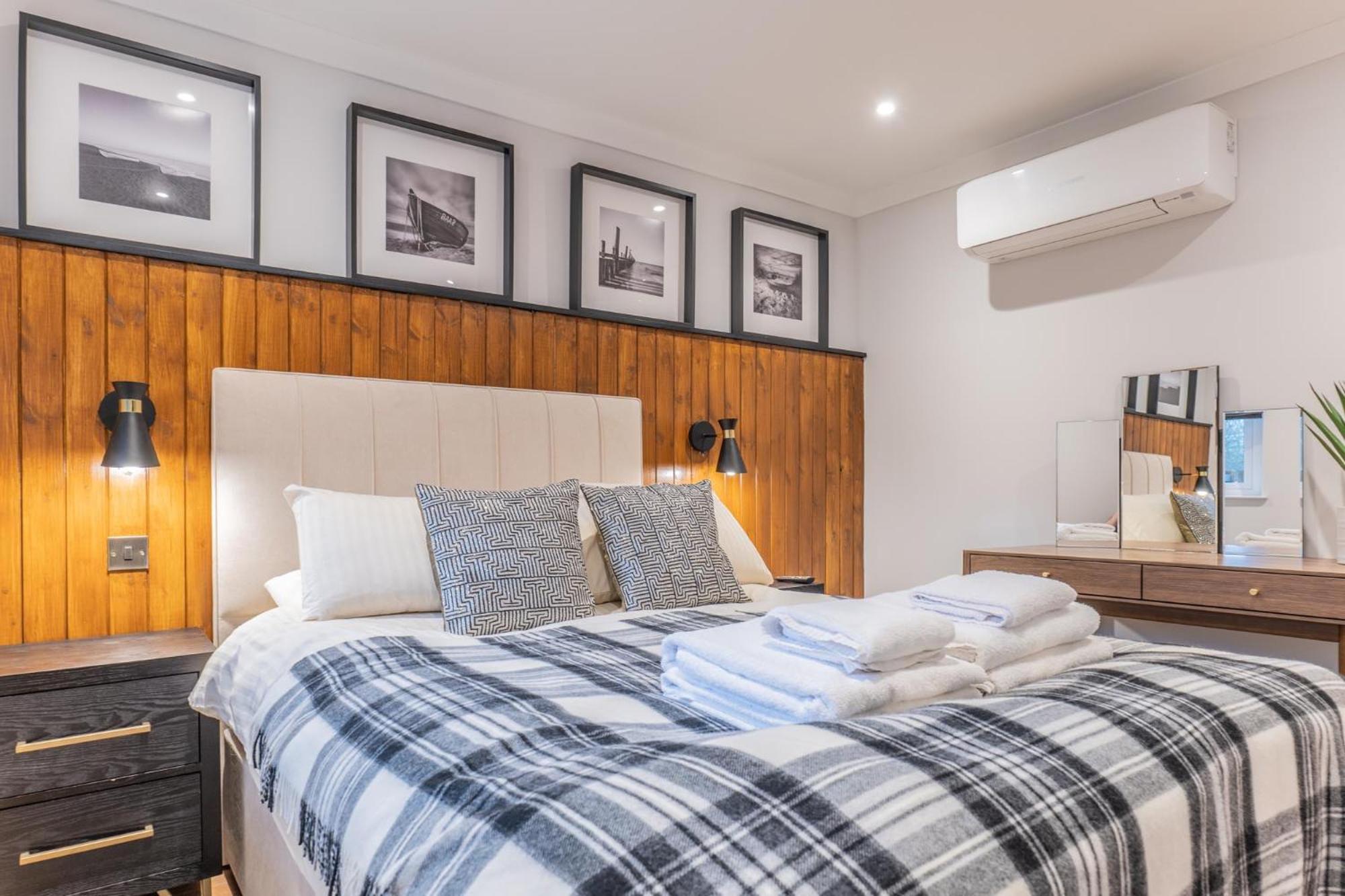 Pet friendly Hot Tub Cottage 2 Bed