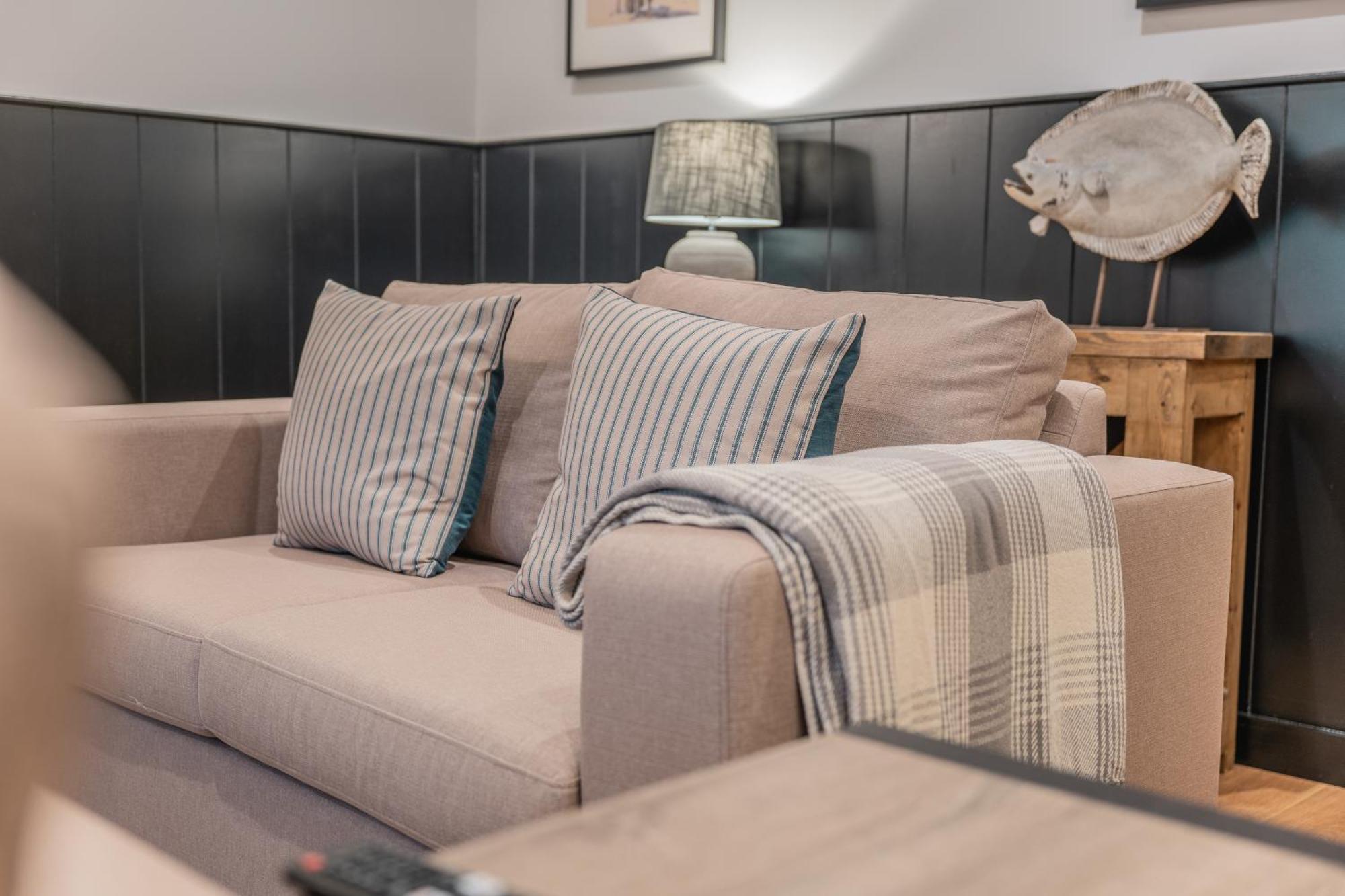 Pet friendly Hot Tub Cottage 2 Bed