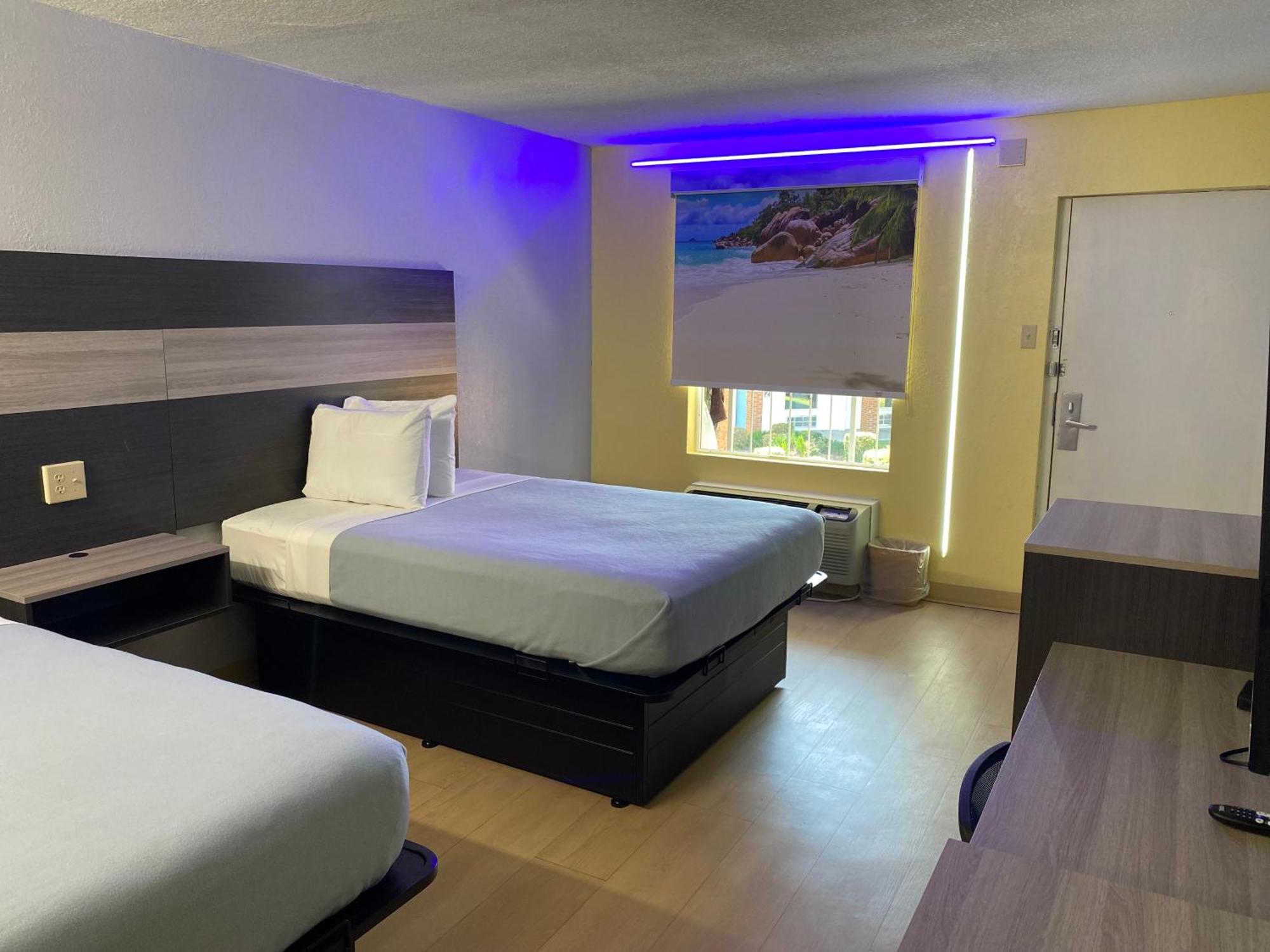 Double Room Two Double Beds Non-Smoking