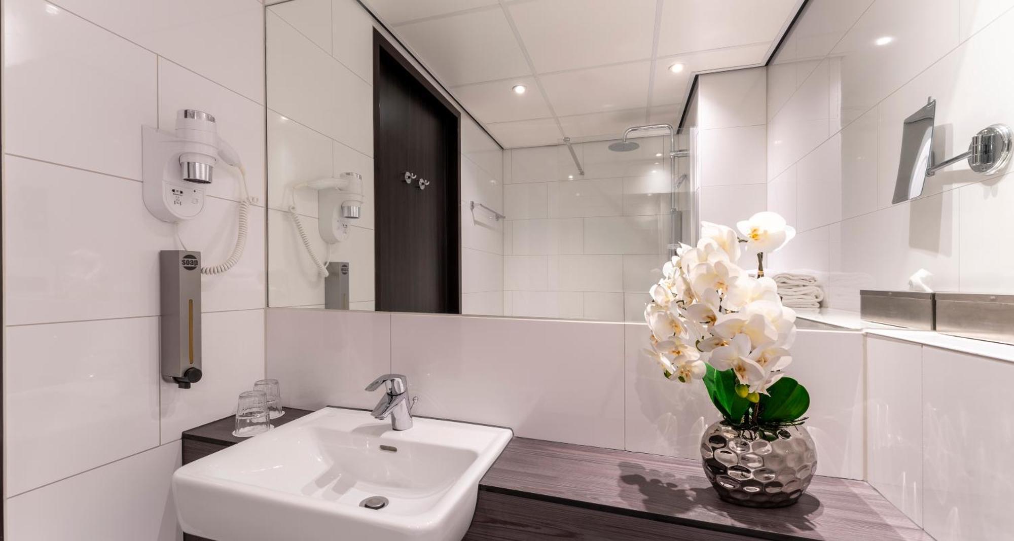 Comfort Twin Room Kitchenette