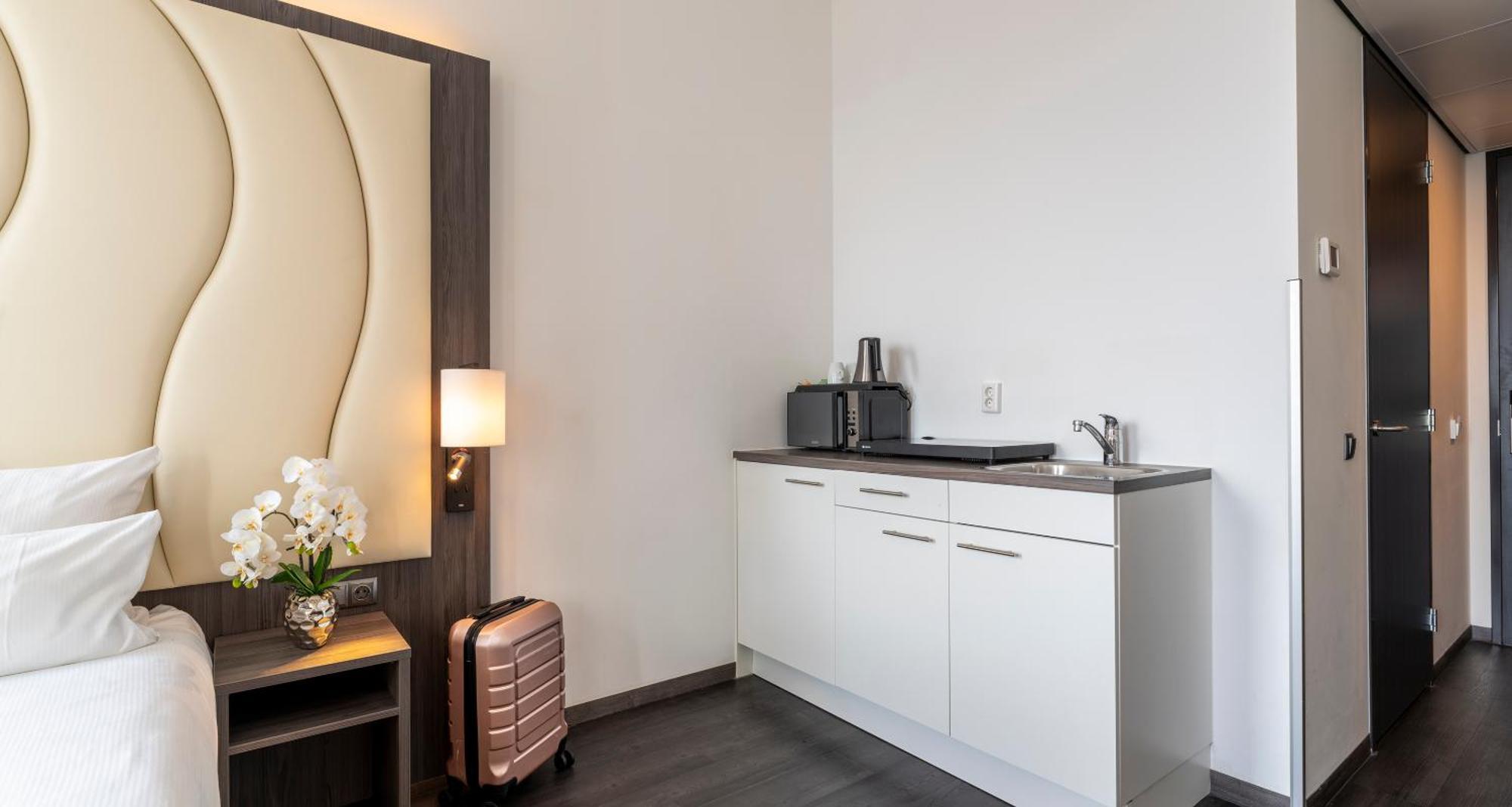 Comfort Twin Room Kitchenette