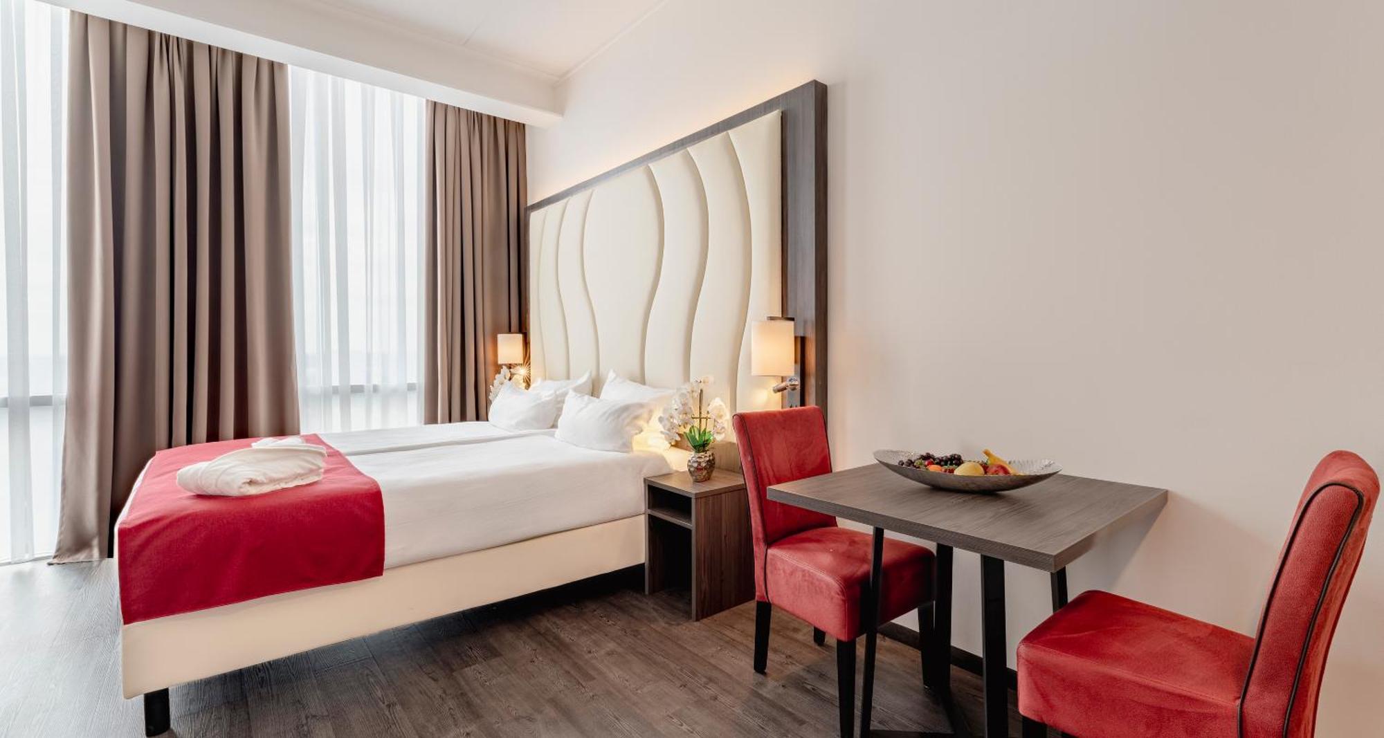 Superior Twin Room Kitchenette