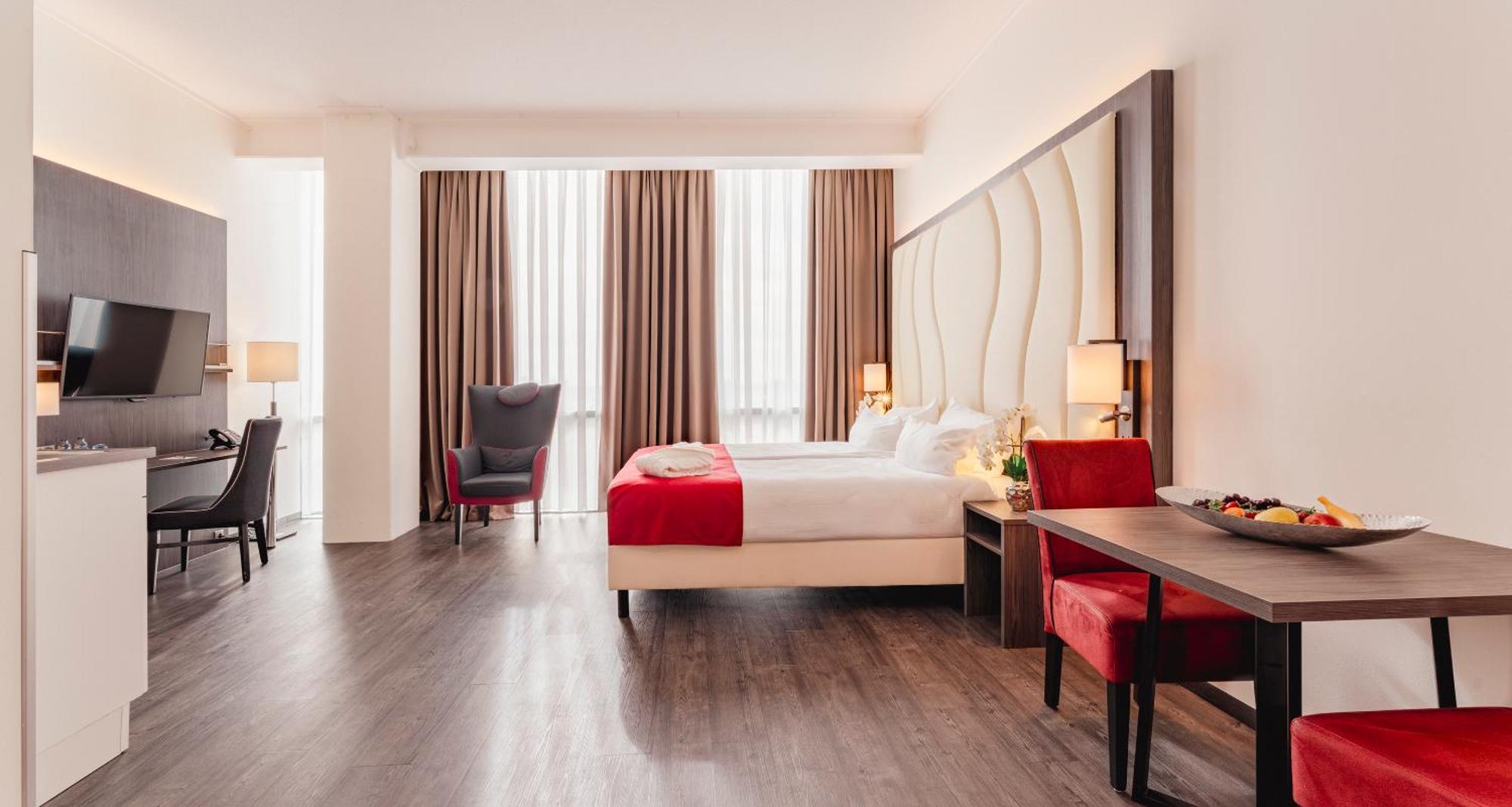 Superior Twin Room Kitchenette